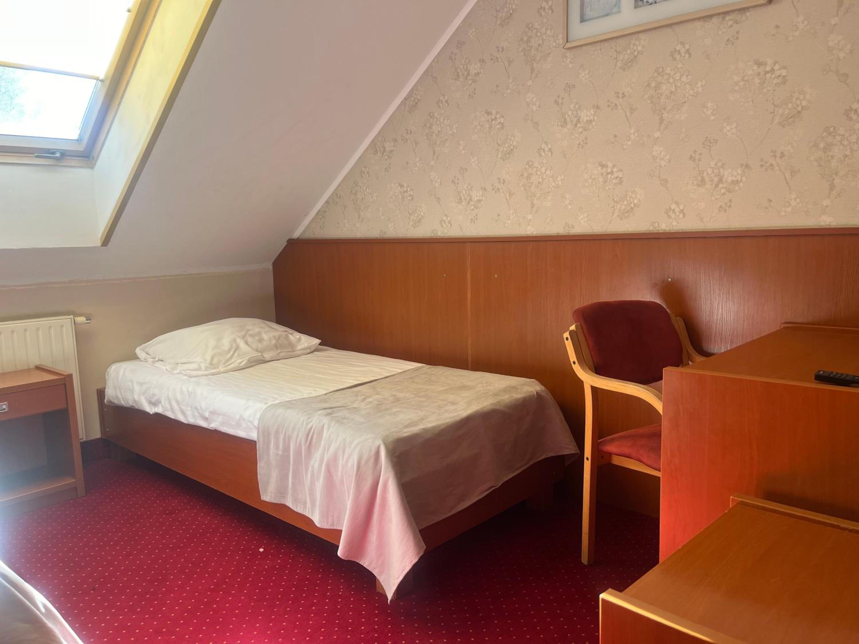 Small Double Room photo 2