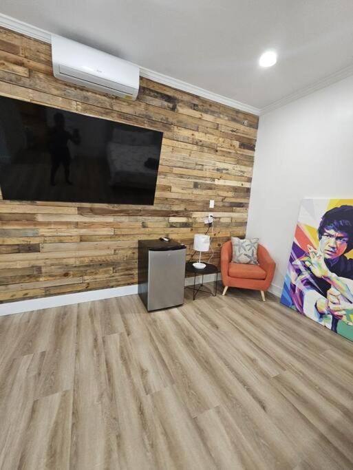 Three-Bedroom House photo 1