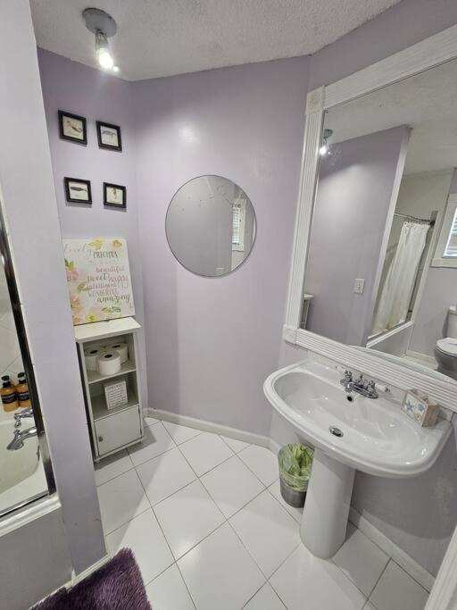 Three-Bedroom House photo 3