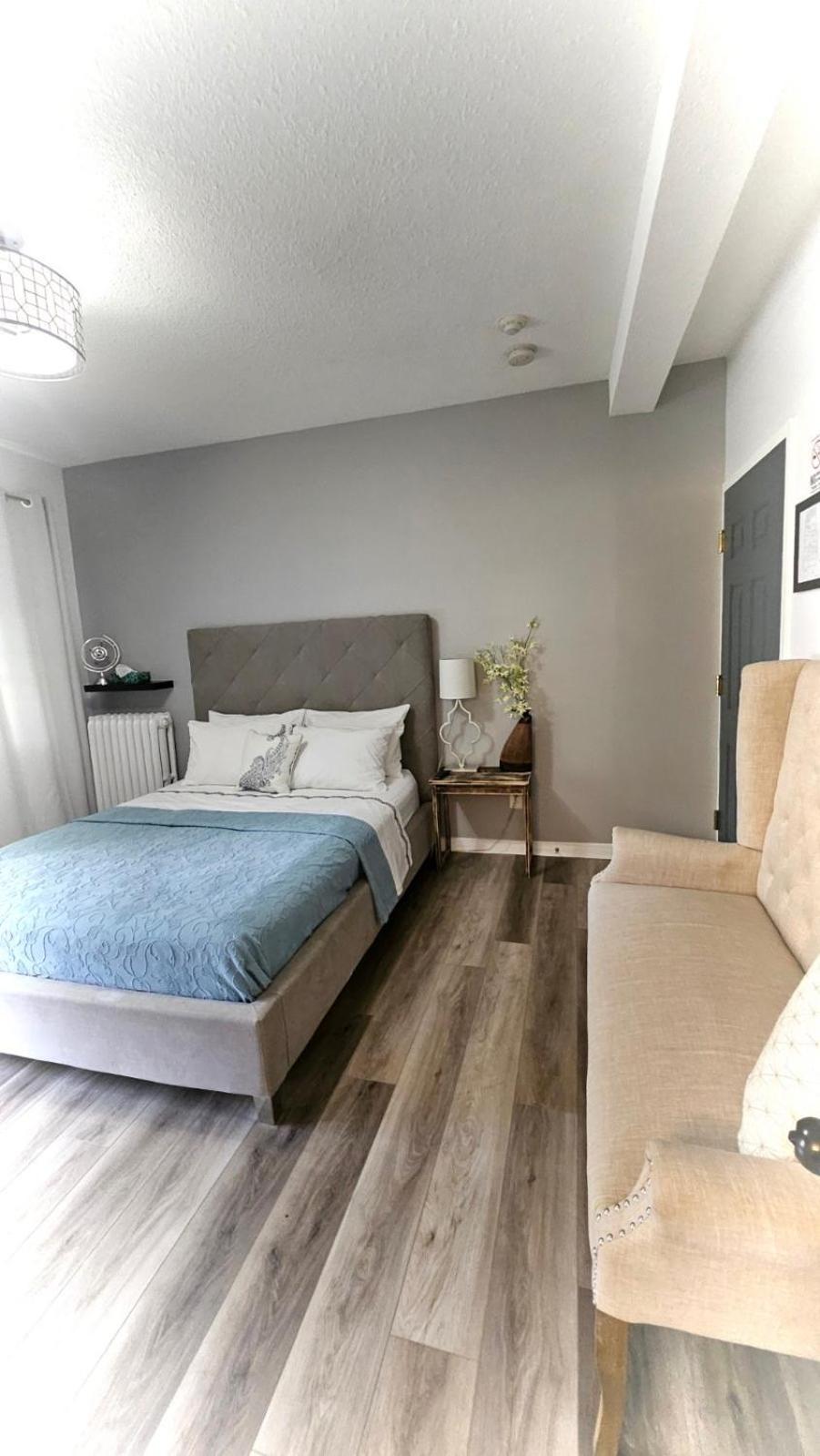 Deluxe King Room photo 2