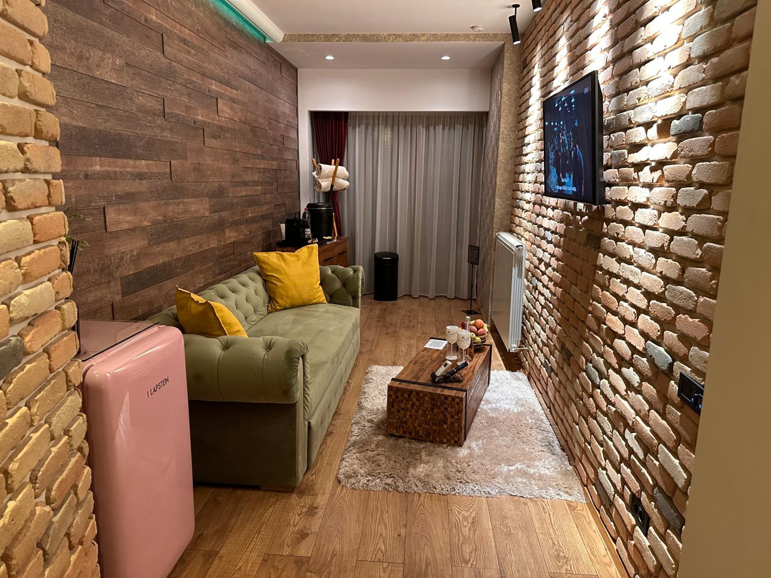 Suite with Terrace - Photo 15