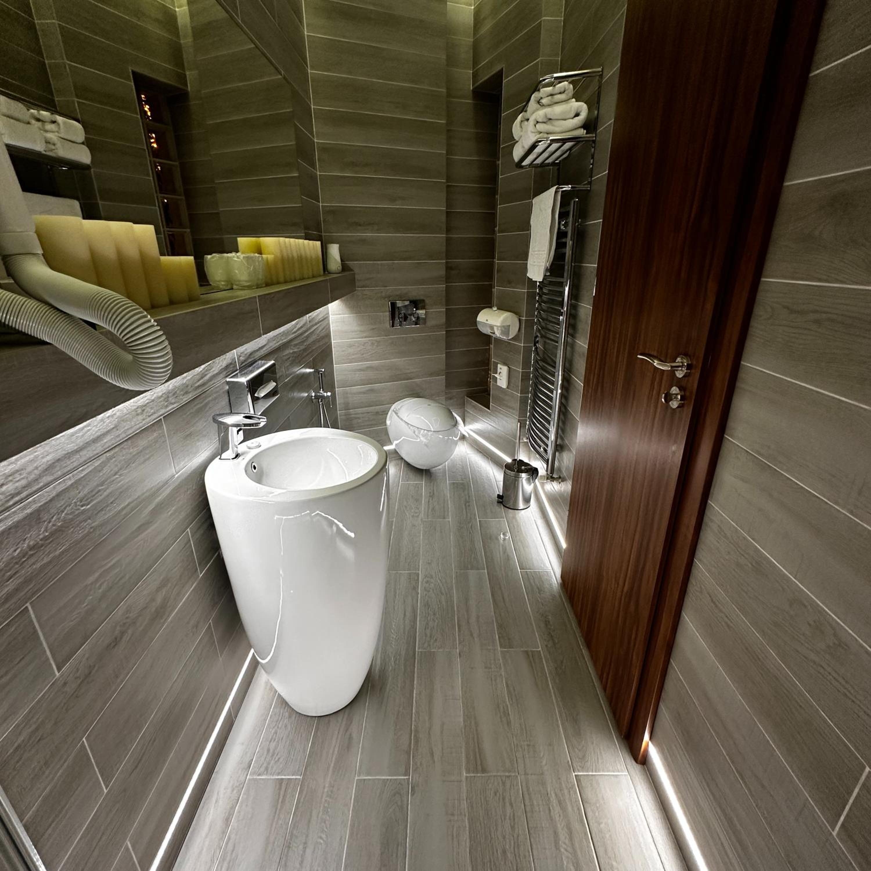 Suite with Terrace - Photo 5