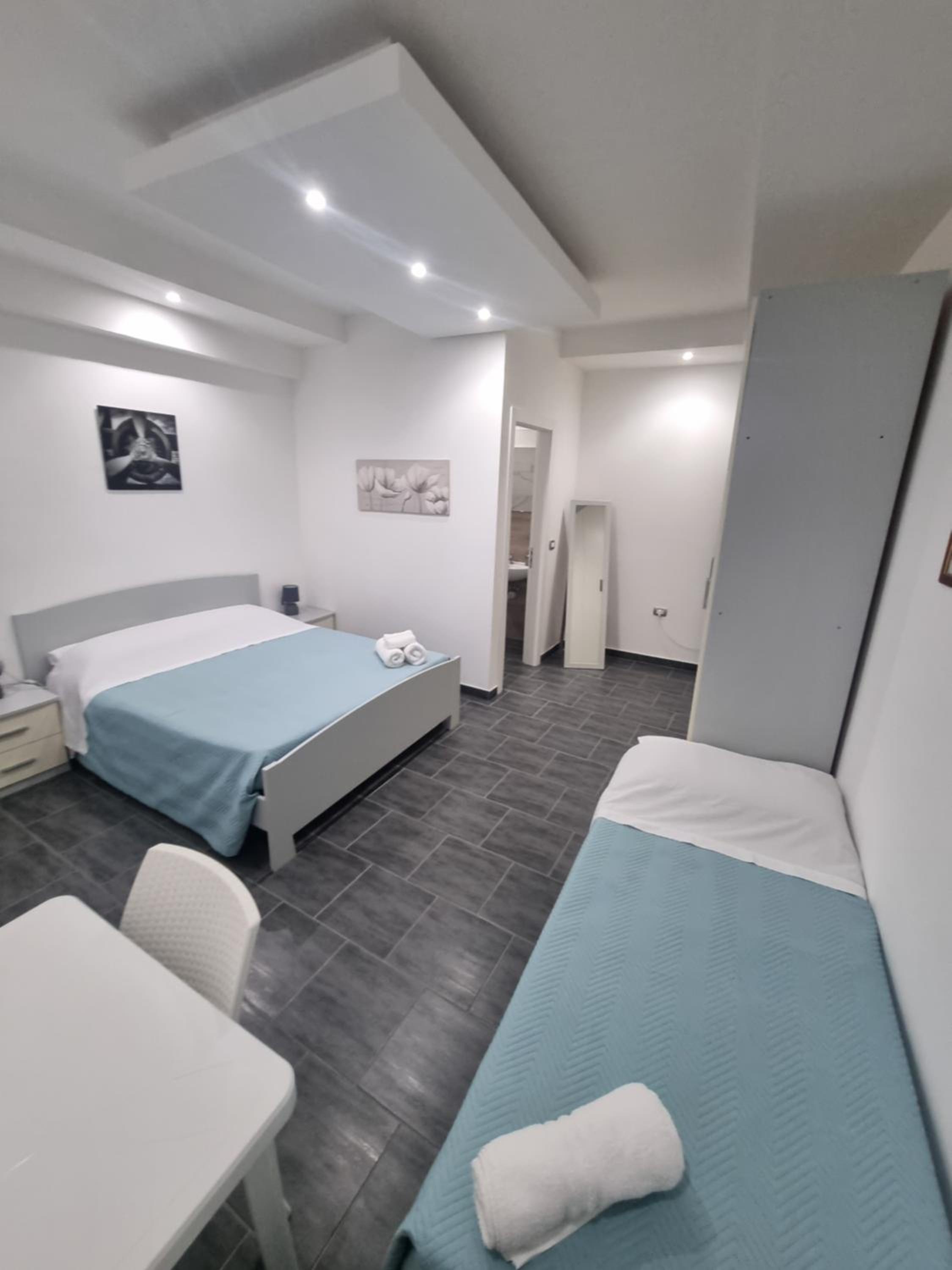 Triple Room with Private Bathroom photo 2