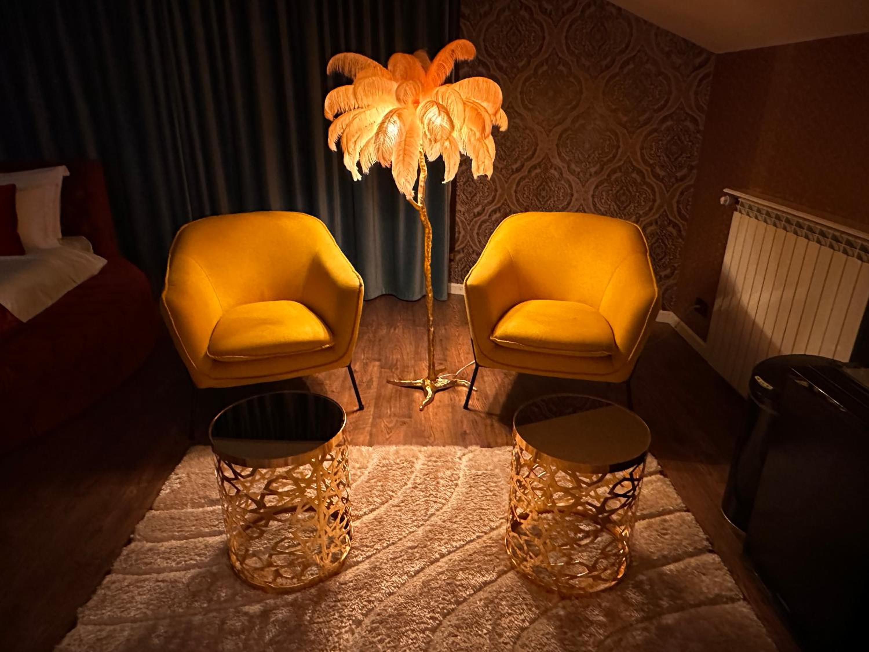 Executive Suite - Photo 8