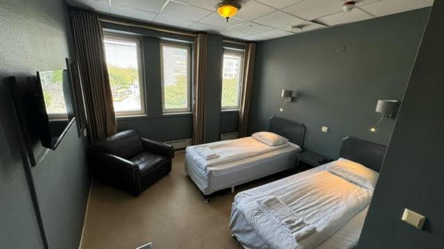 Standard Twin Room - Photo 1