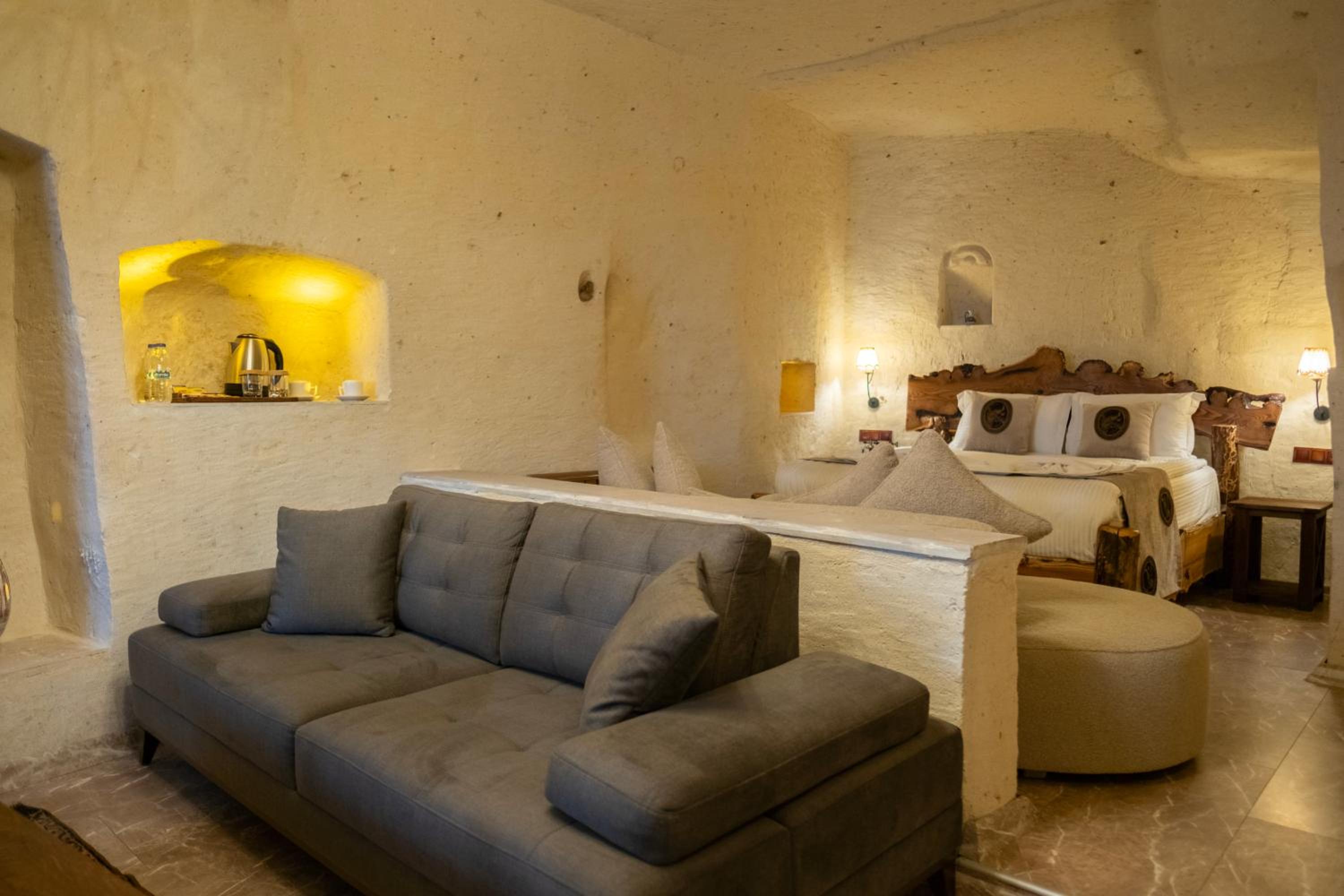 Junior Cave Suite