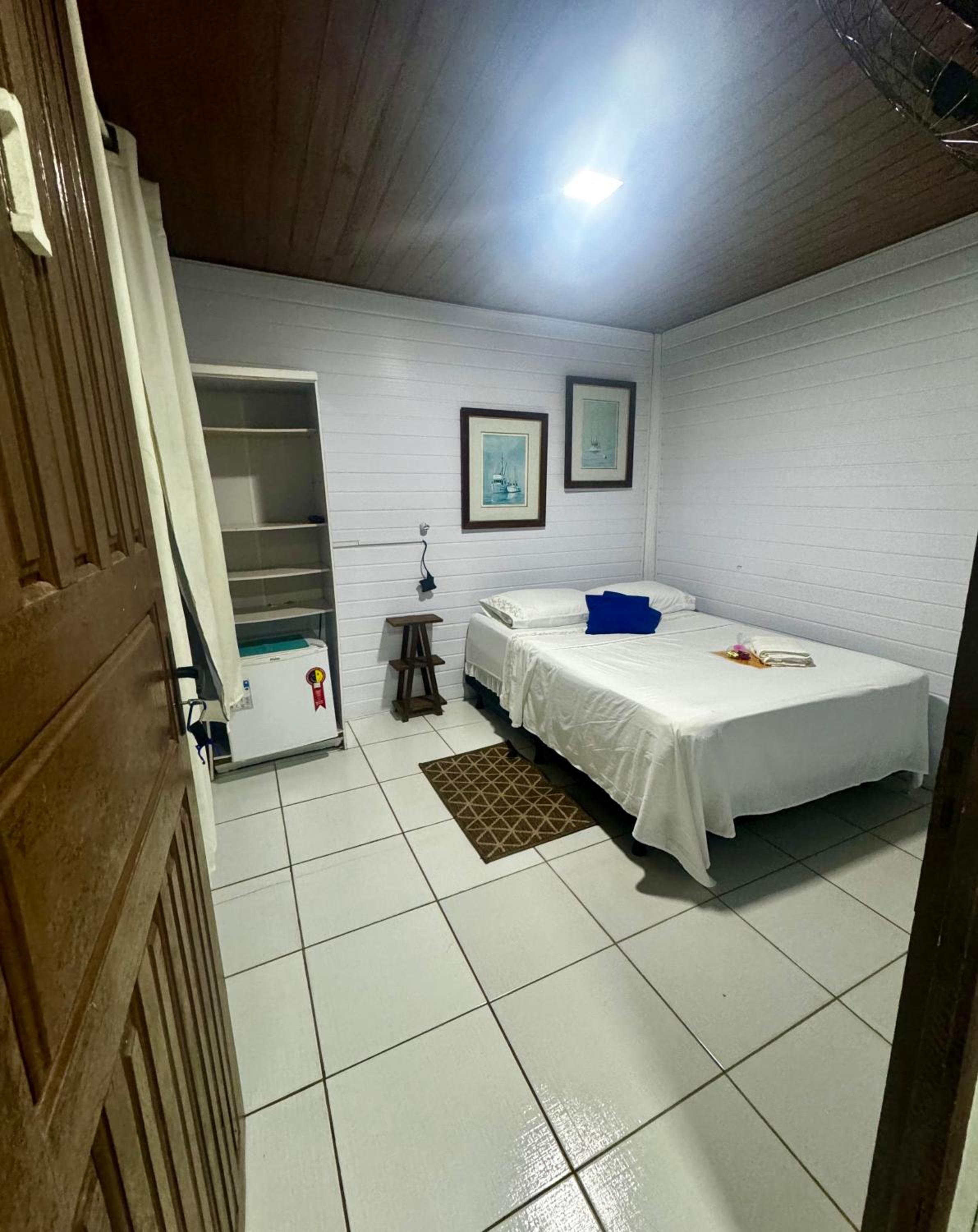 Double Room with Shared Bathroom photo 3
