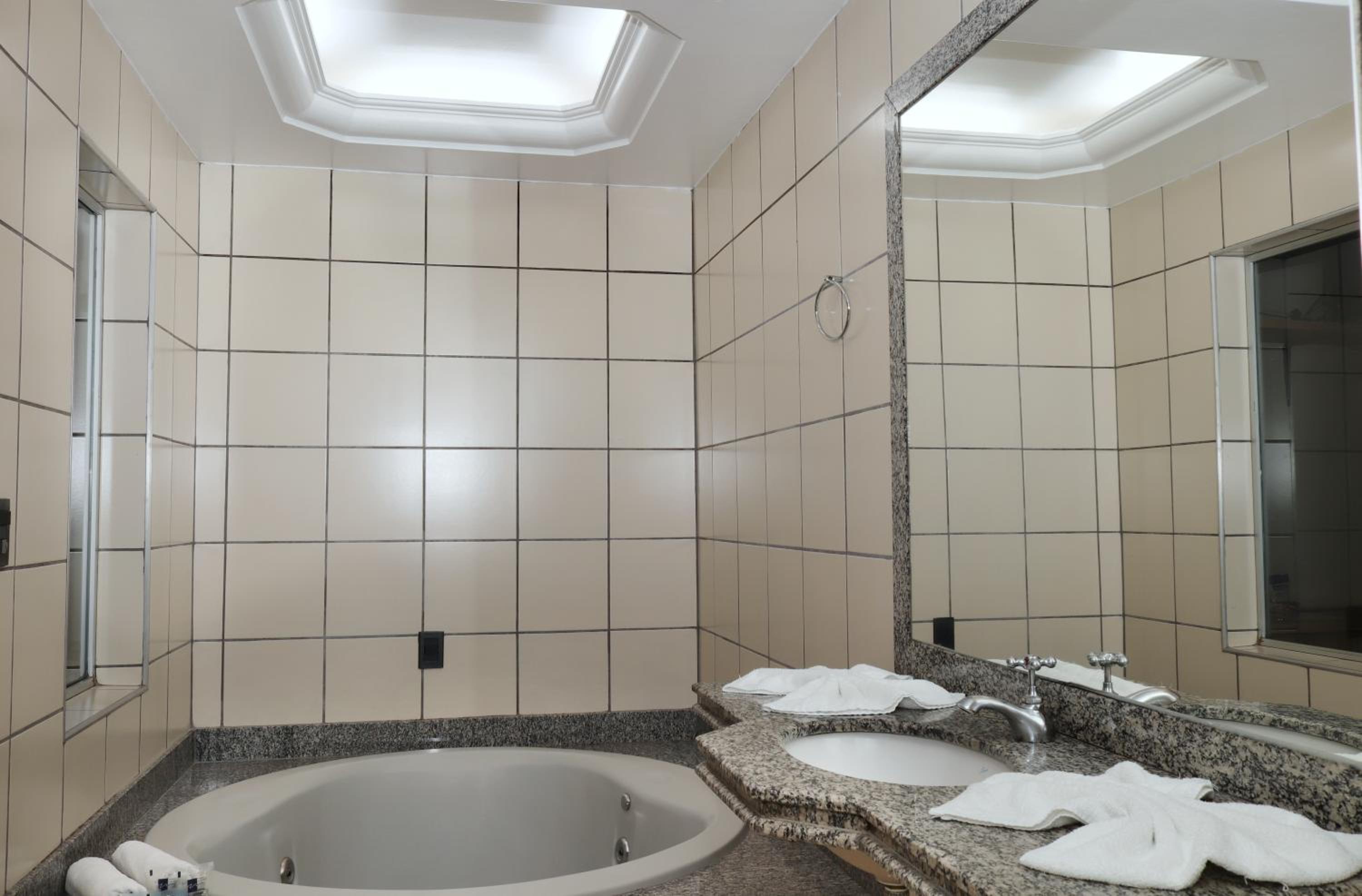 Superior Room with Spa Bath photo 3