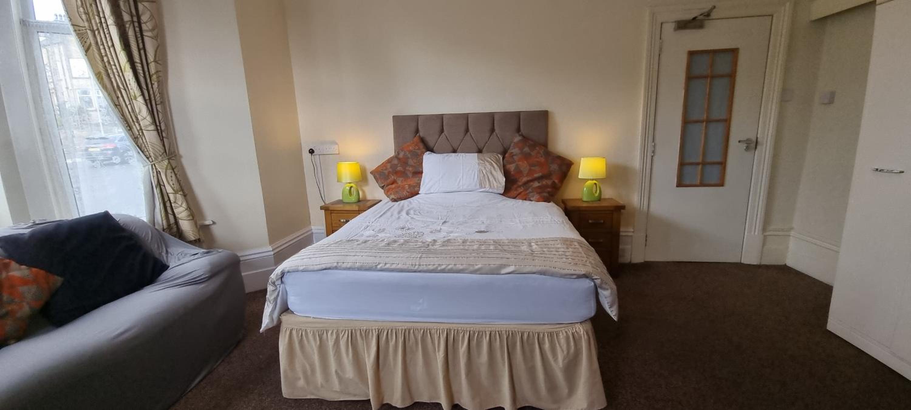 Double Room with Shared Bathroom photo 3
