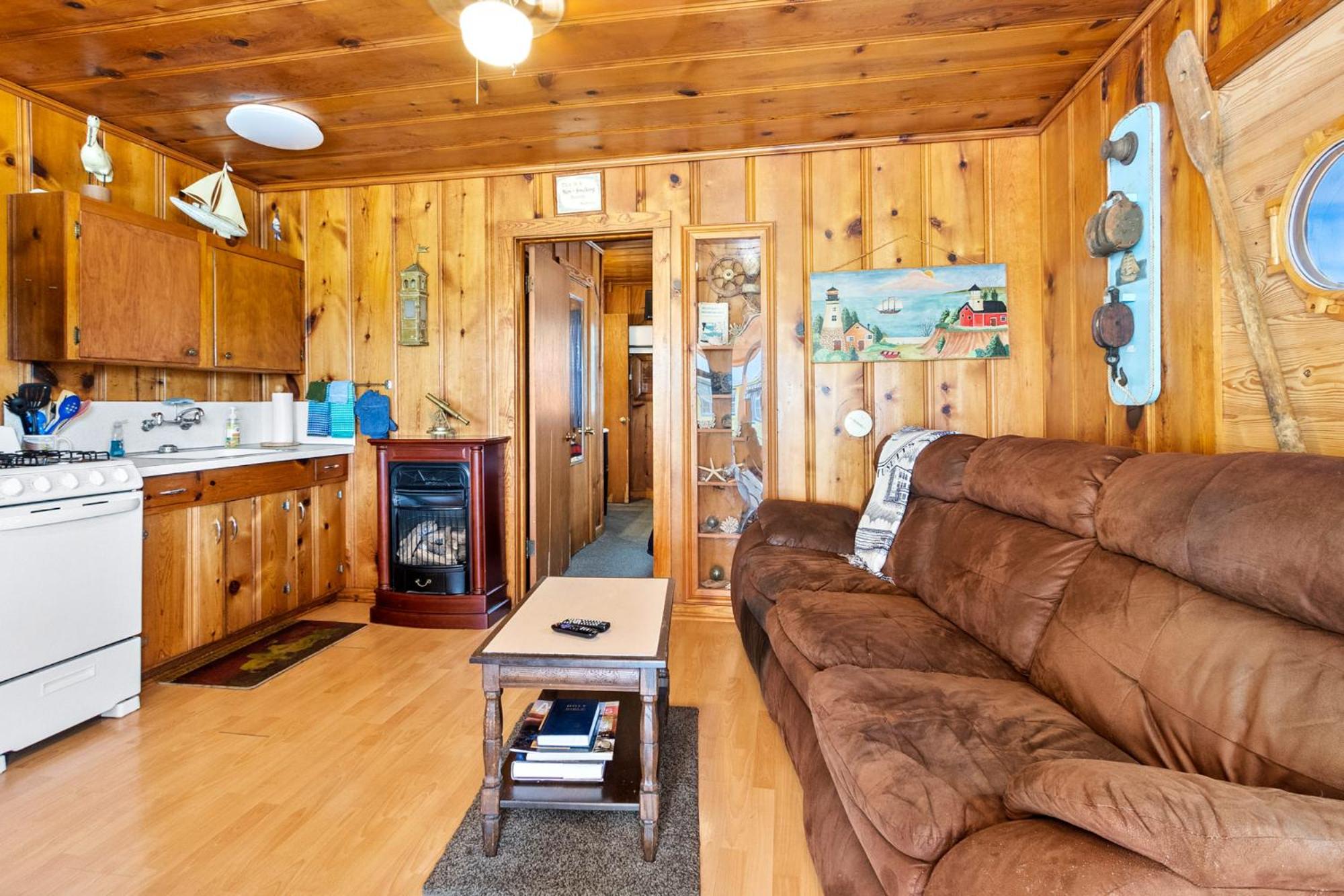 Family Room With Lake View photo 1