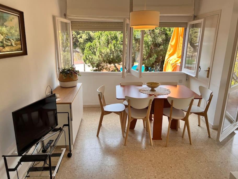 Three-Bedroom Apartment photo 2