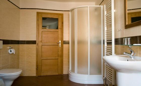 Family Room - Photo 1
