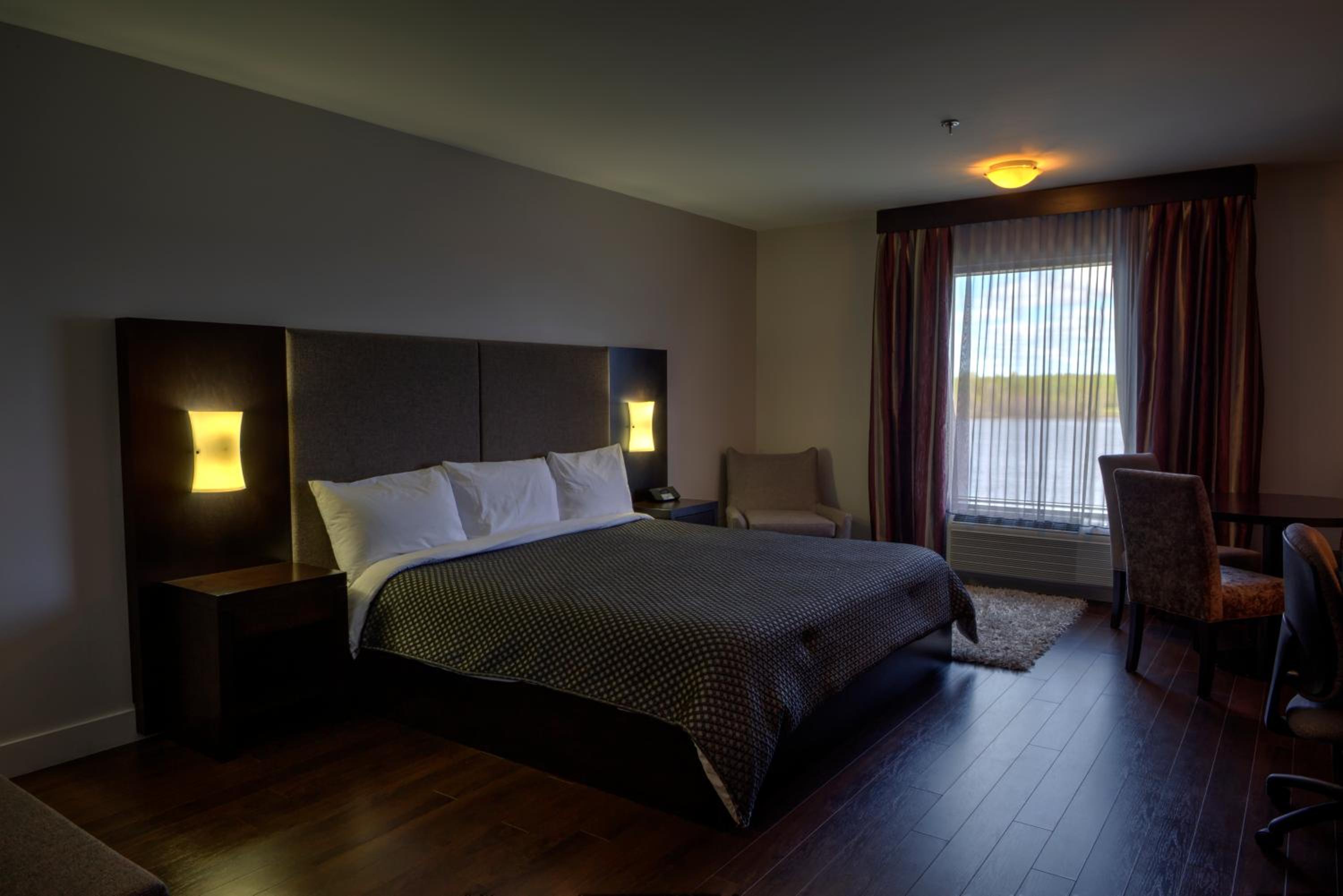 King Room with River View photo 2
