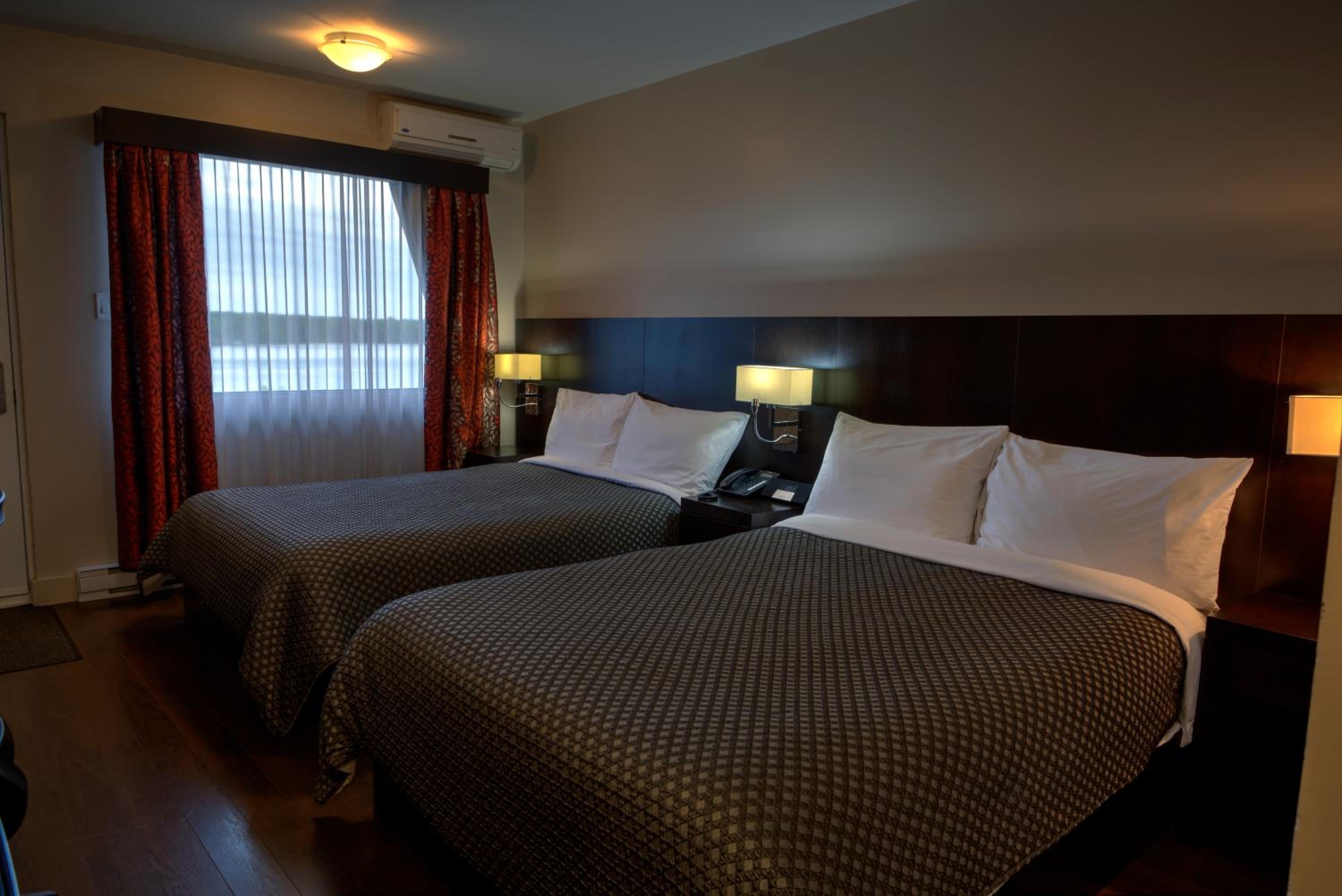Double Room with Two Double Beds photo 1