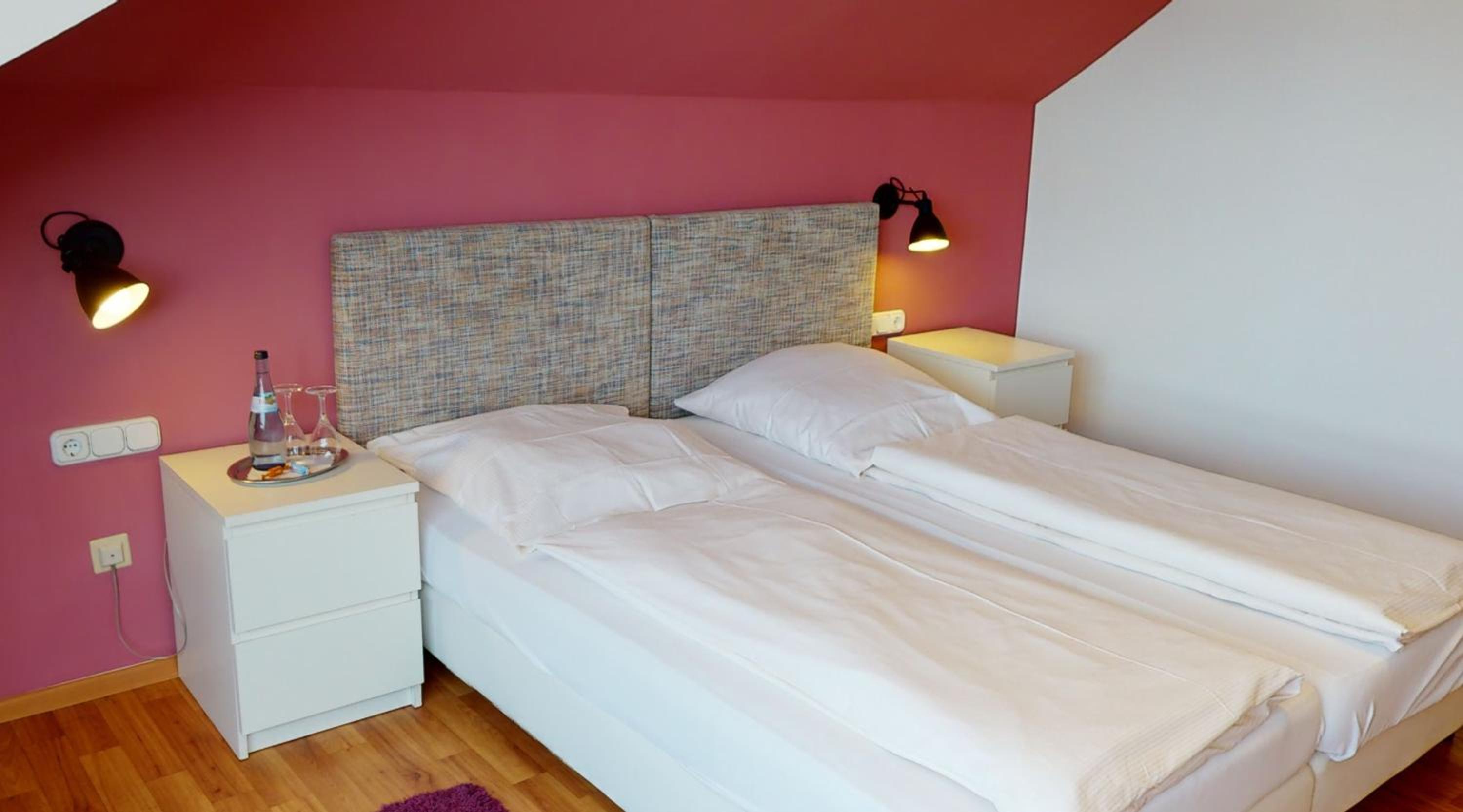 Standard Double Room - Photo 1