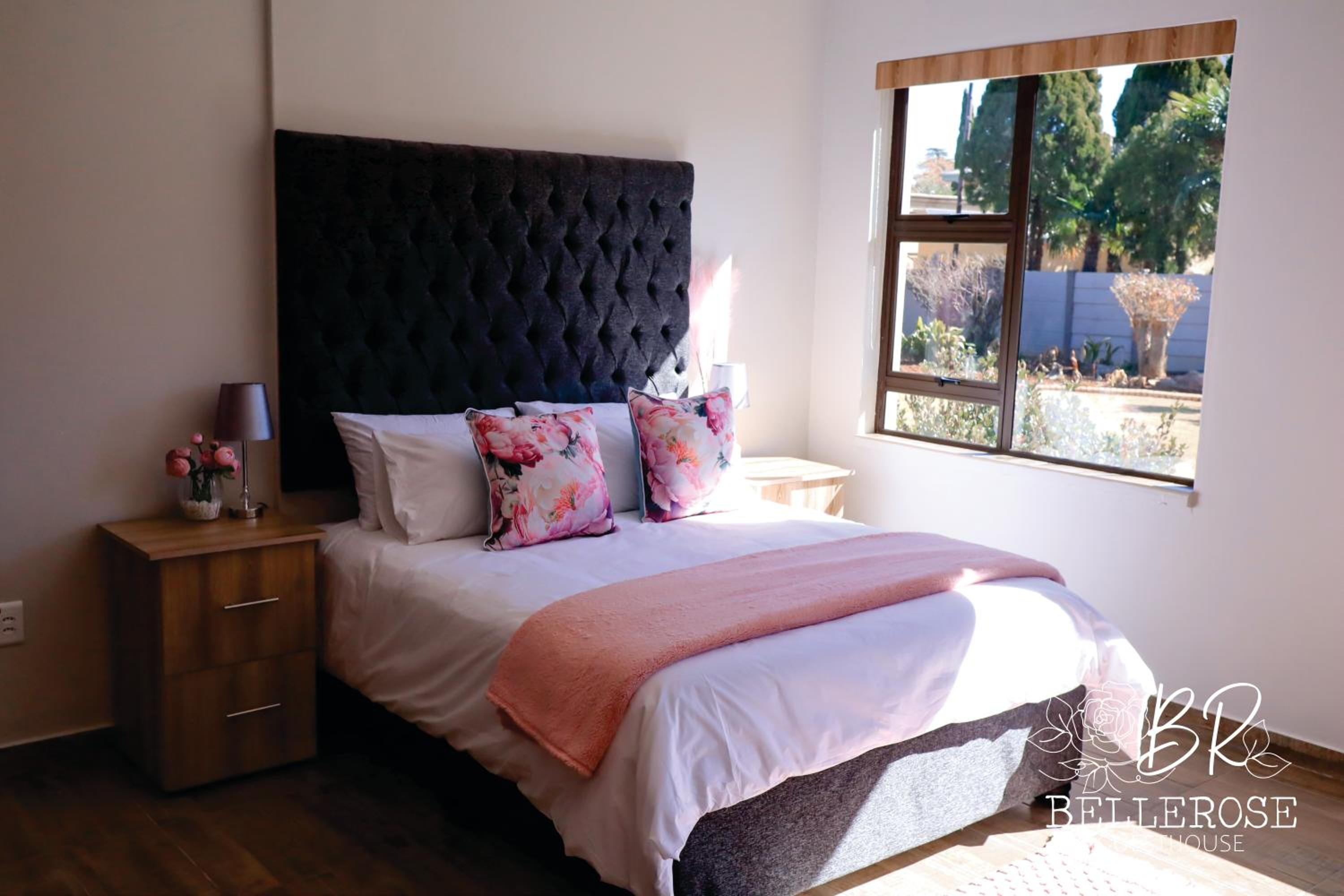 Double Room with Private Bathroom photo 2