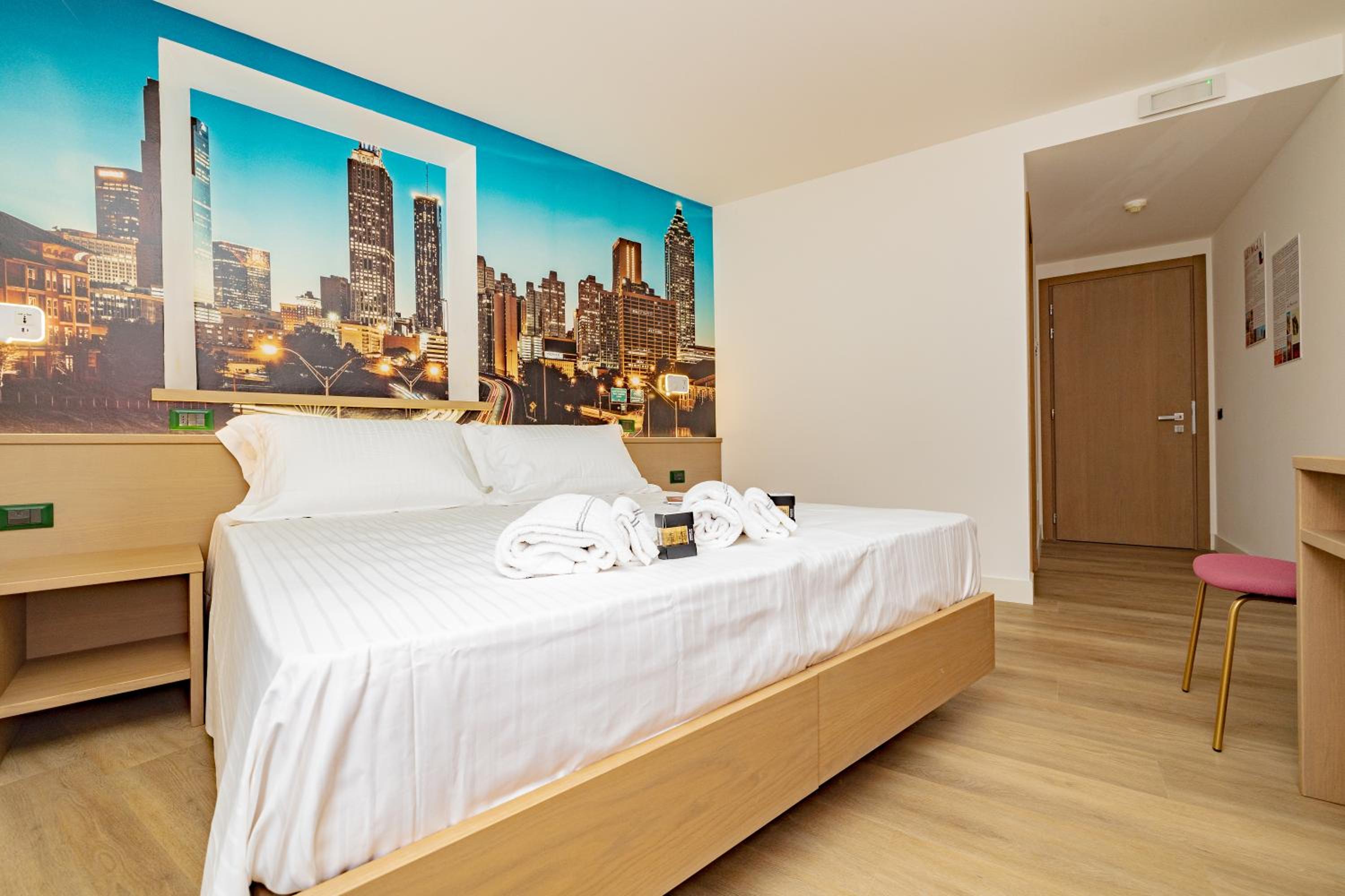 Deluxe Double or Twin Room photo 1