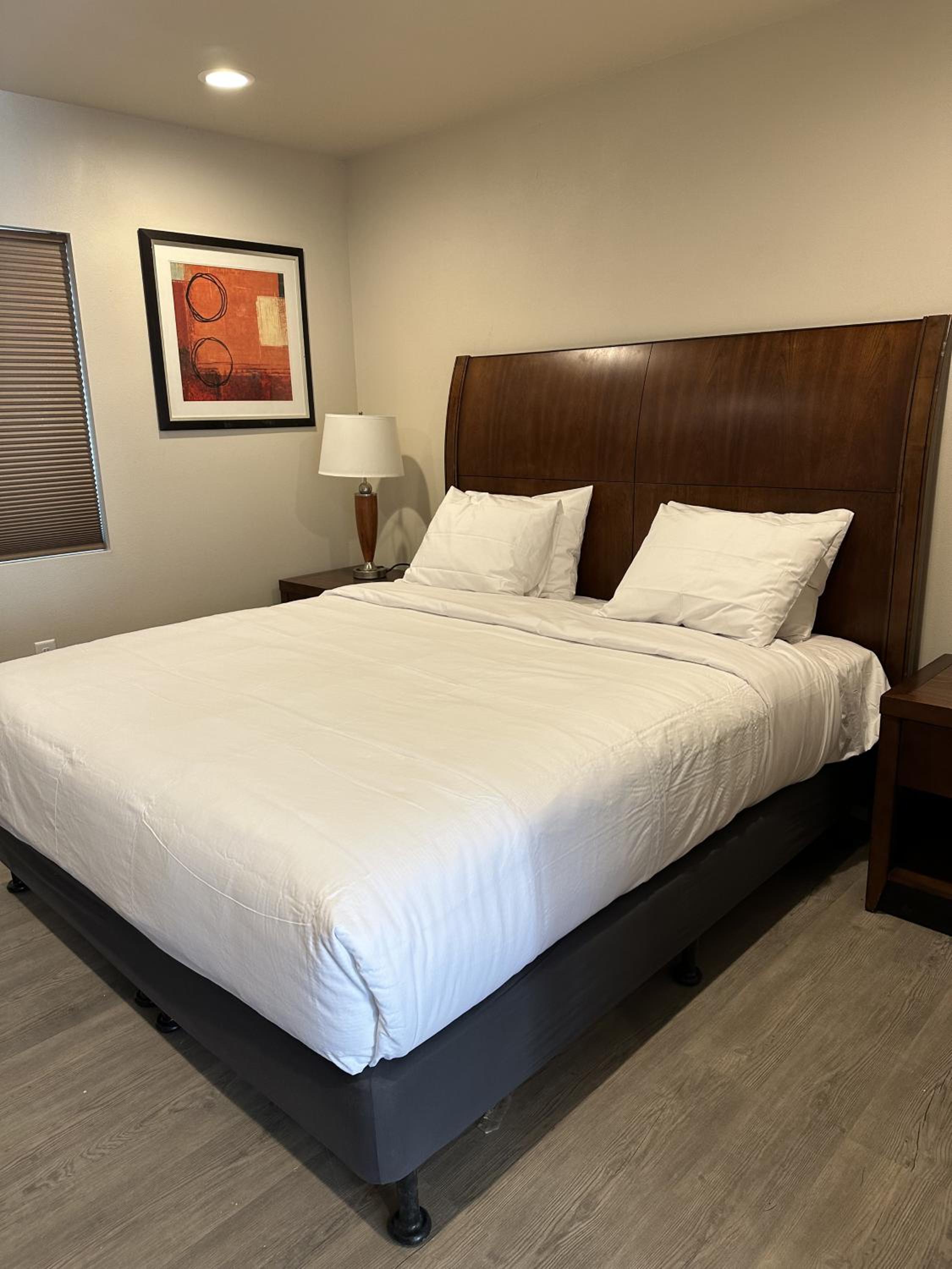Deluxe King Room photo 1