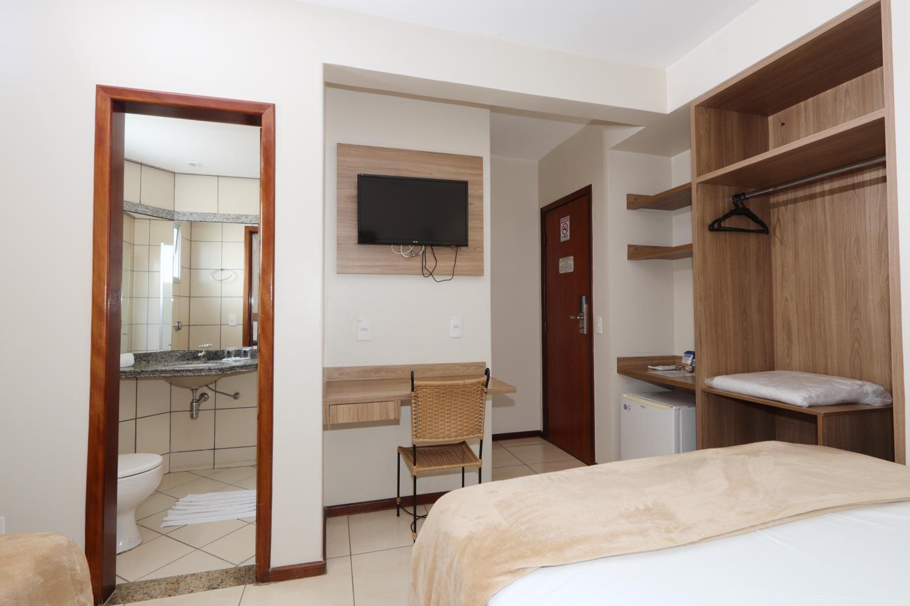 Basic Triple Room photo 2