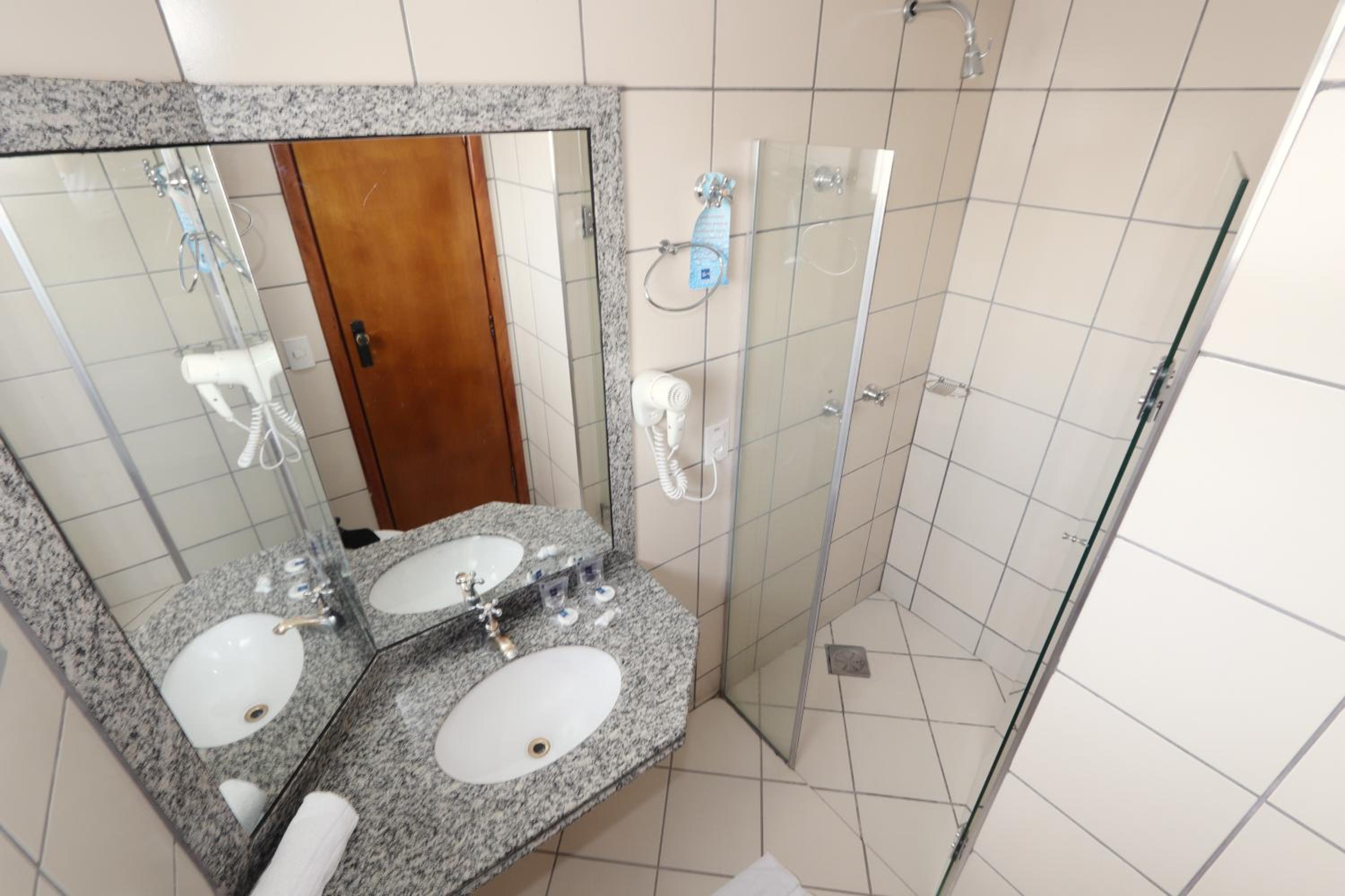 Standard Triple Room photo 3