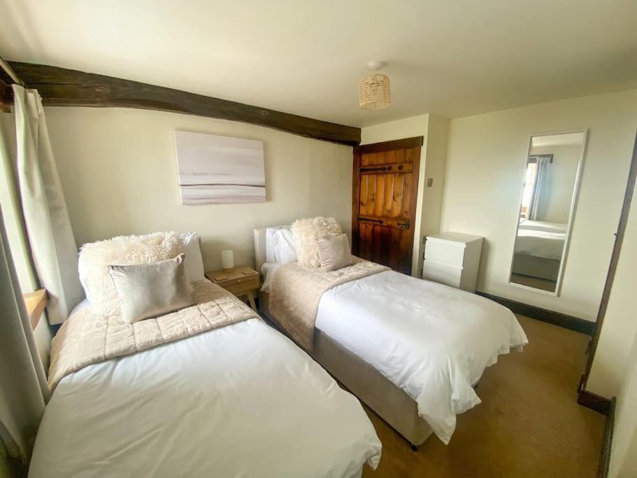 One-Bedroom House photo 1
