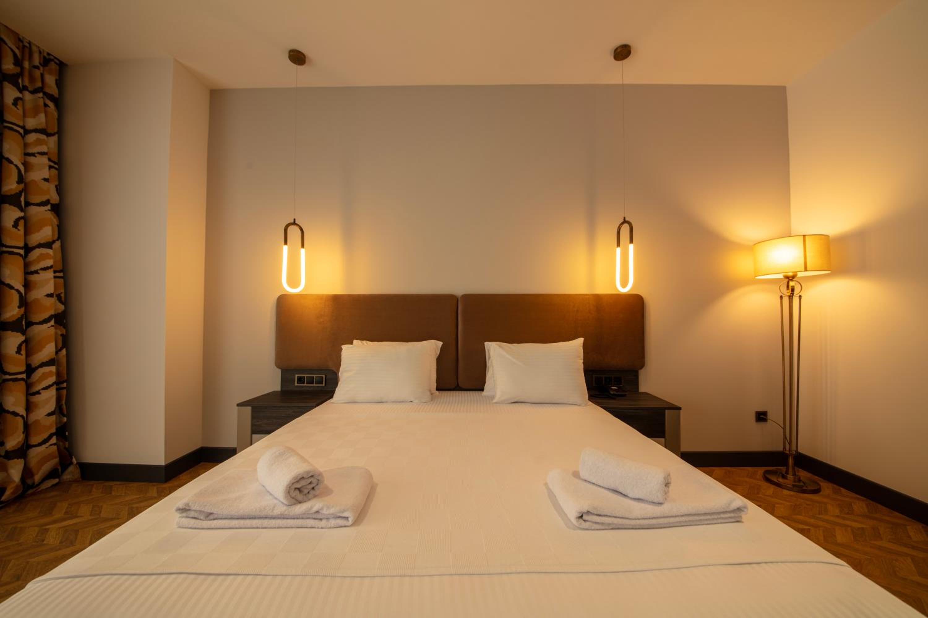 Standard Double Room - Photo 10