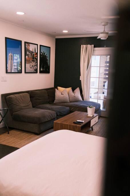 One-Bedroom House photo 2