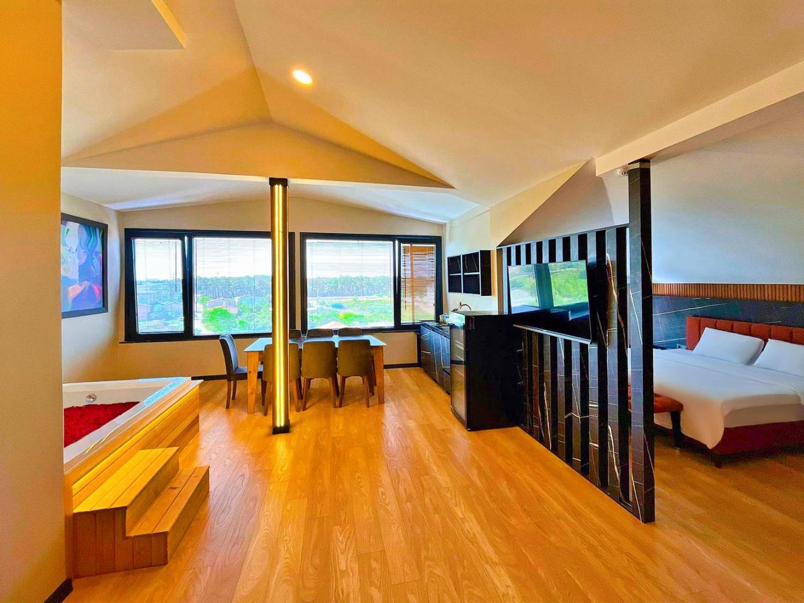 Suite With Spa Bath photo 1