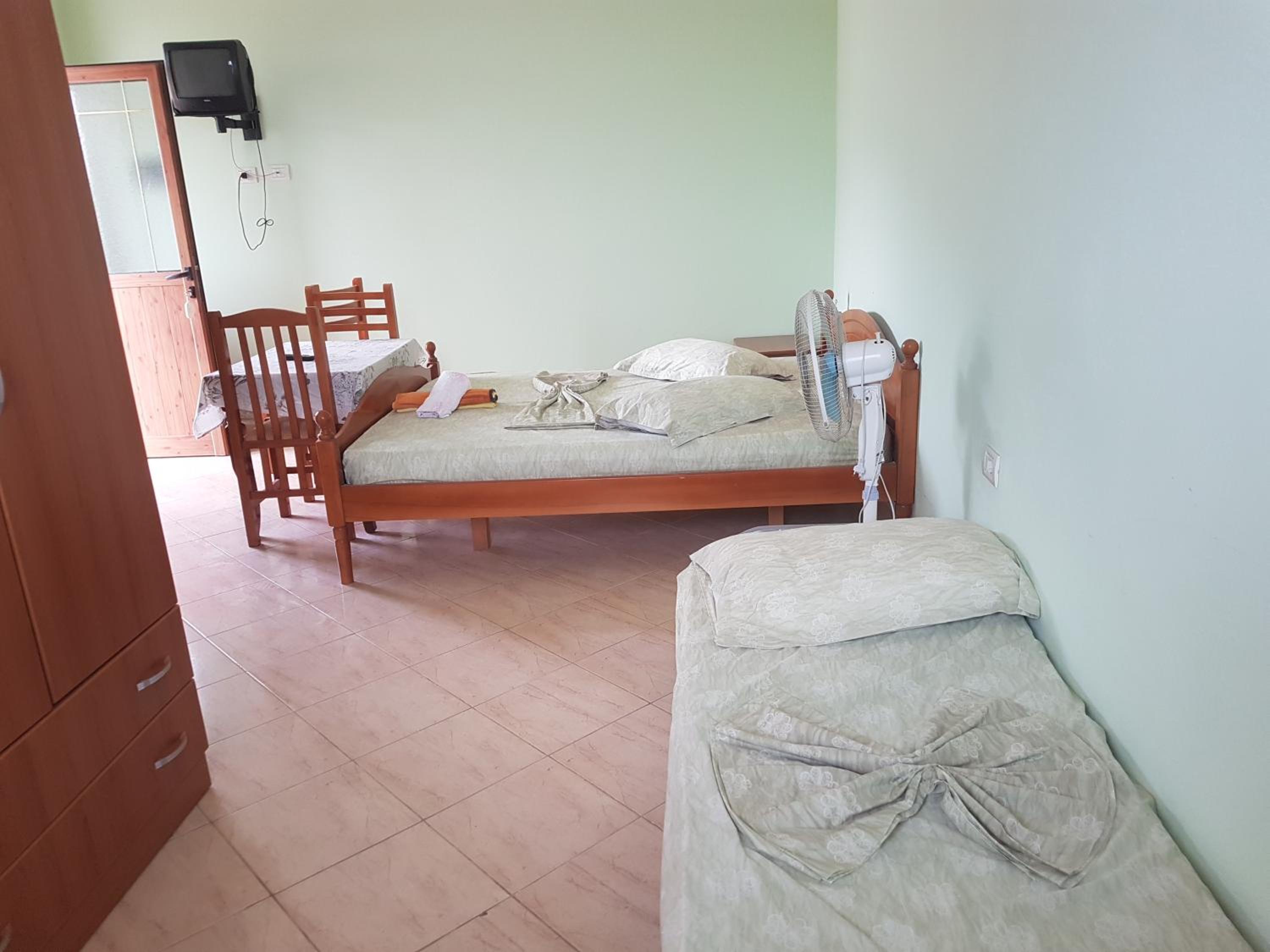 Economy Triple Room