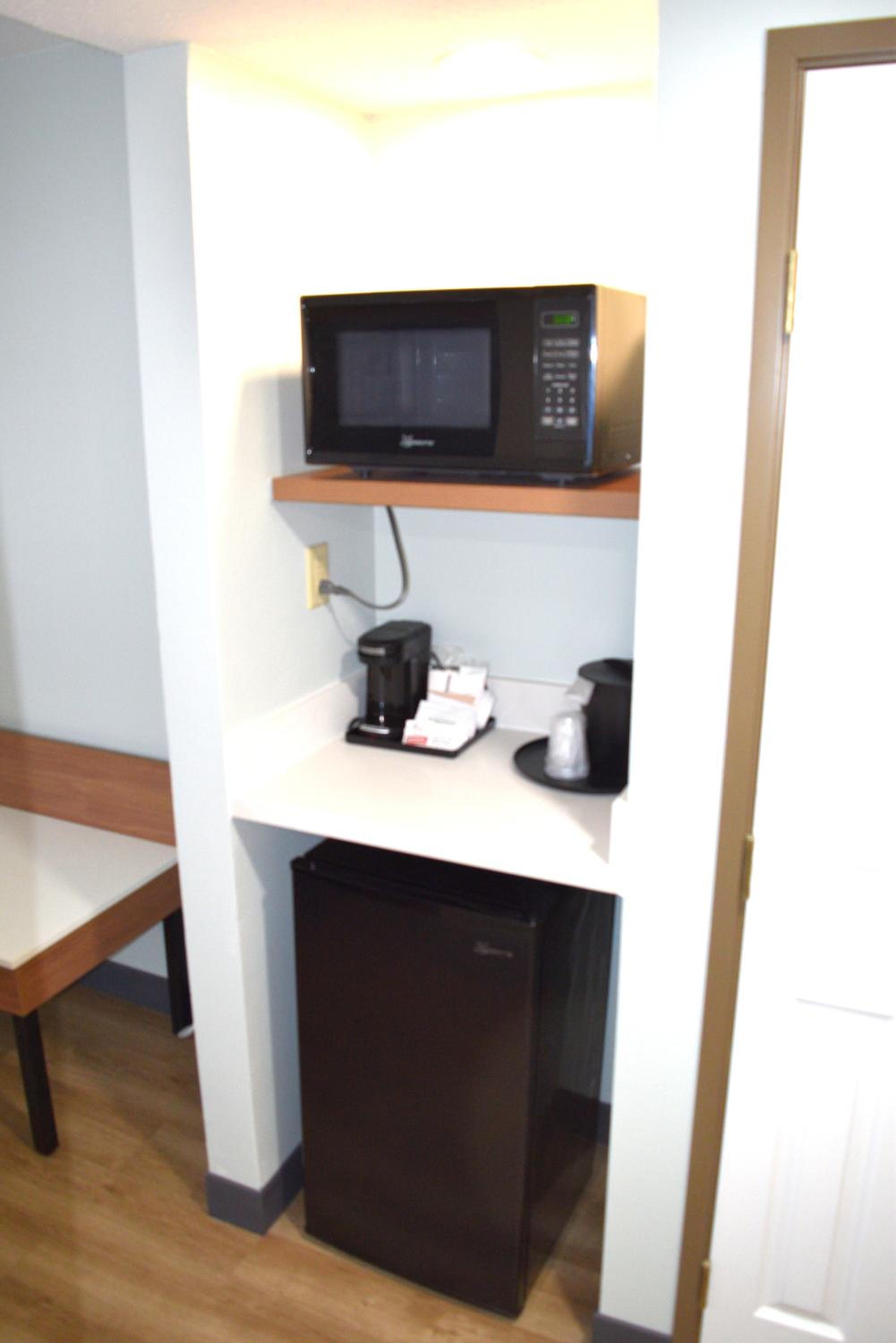 King Room - Non-Smoking - Photo 6