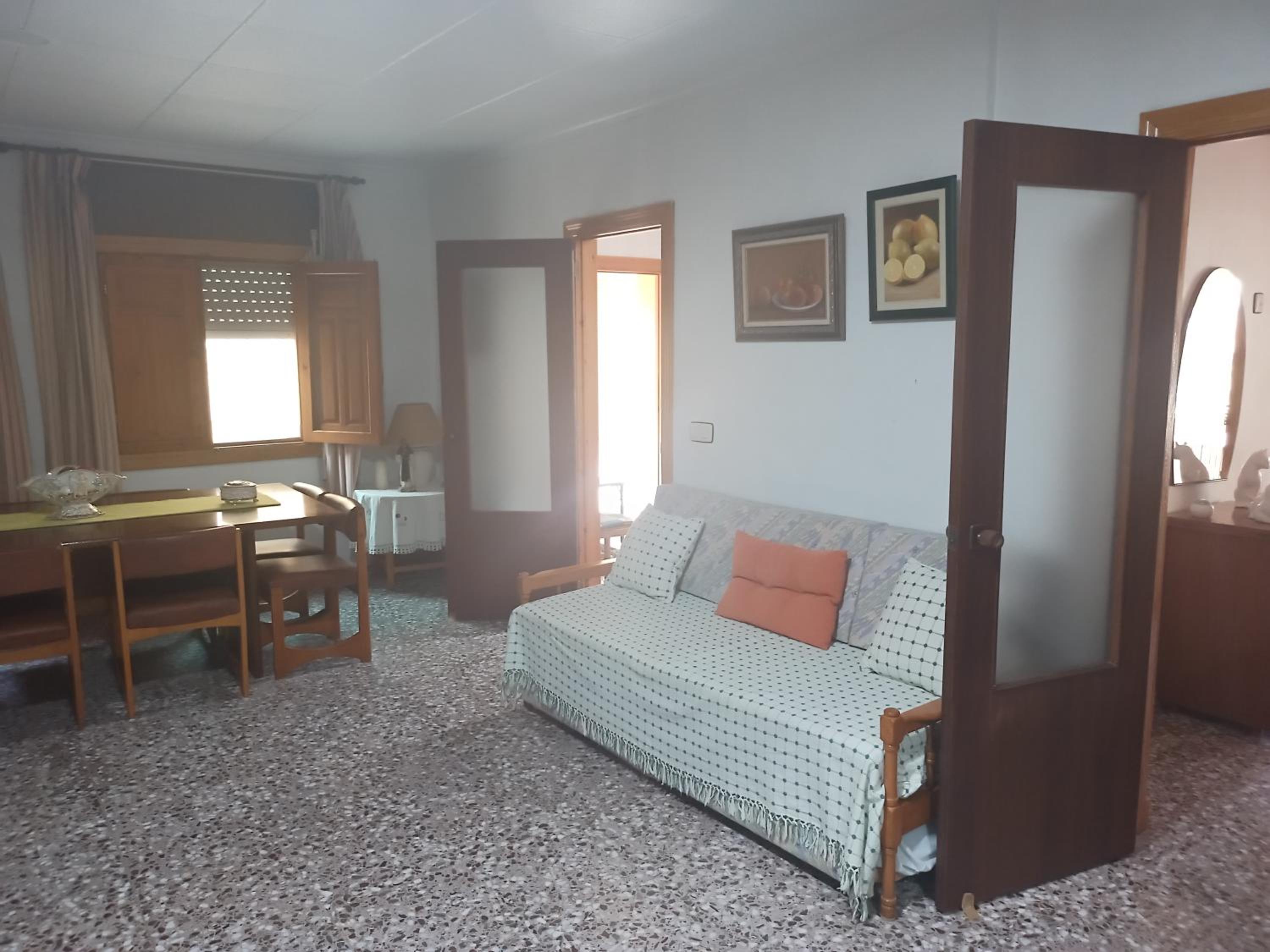 One-Bedroom House photo 3