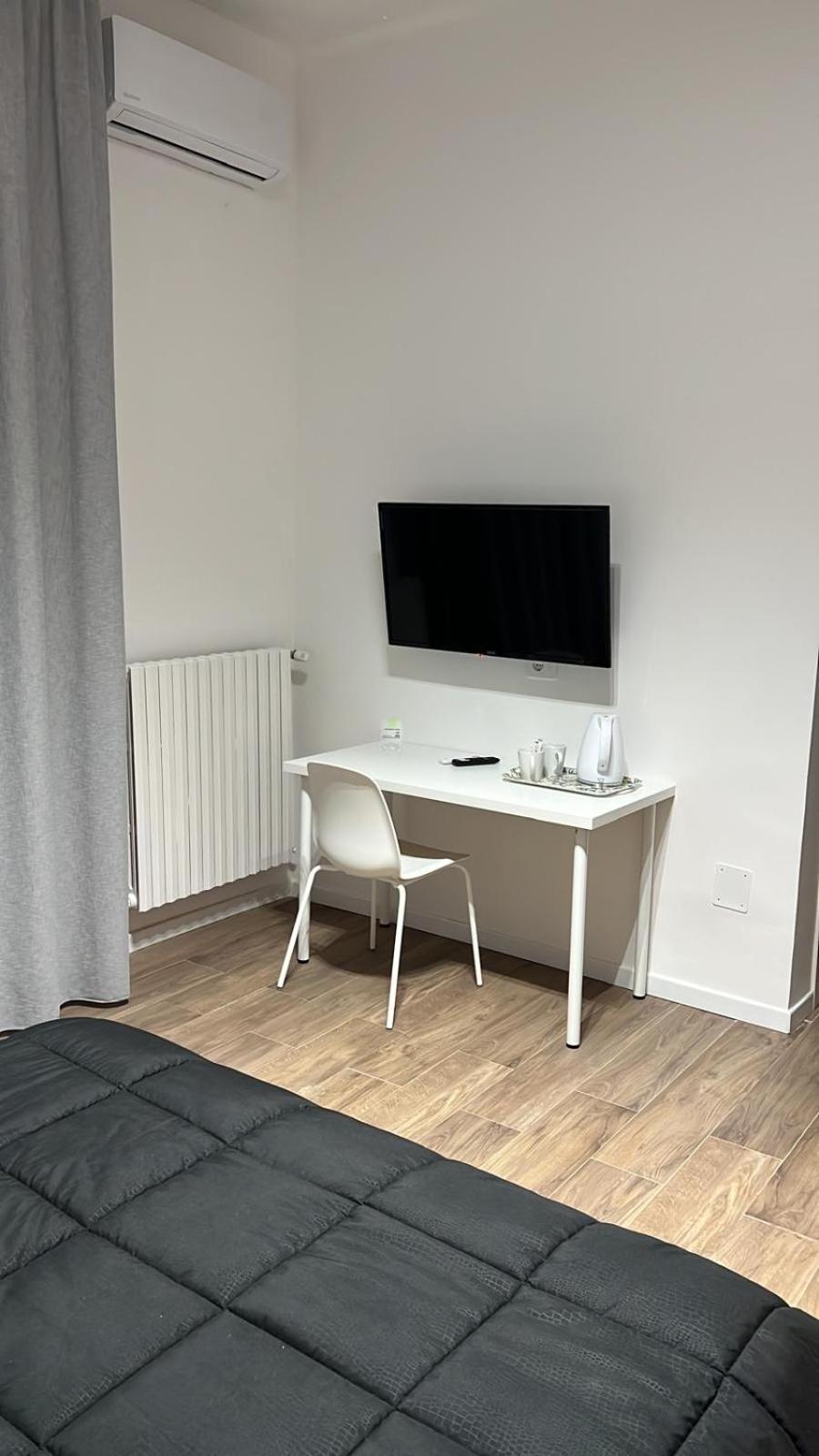 Double Room - Photo 7