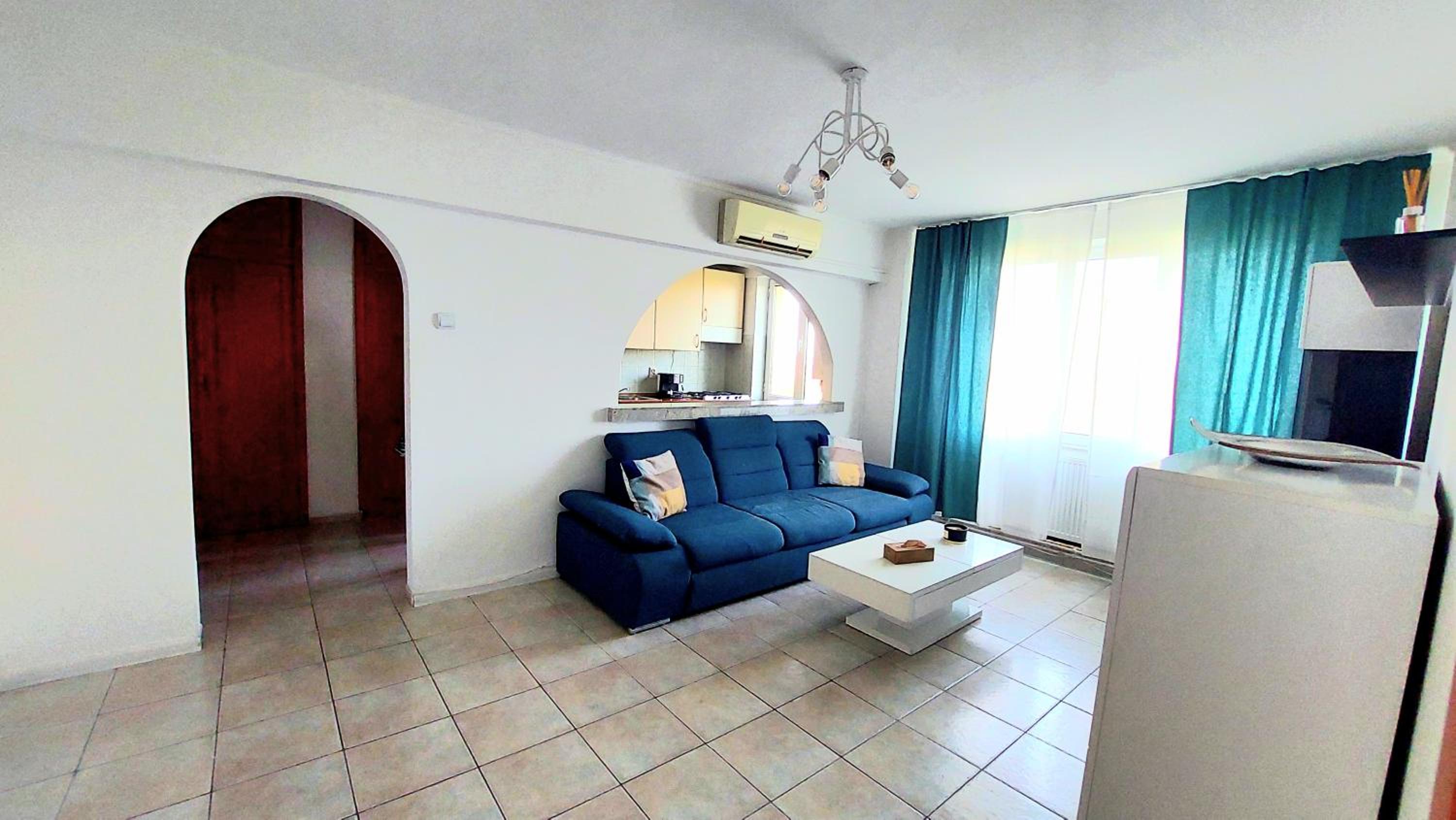 One-Bedroom Apartment photo 2