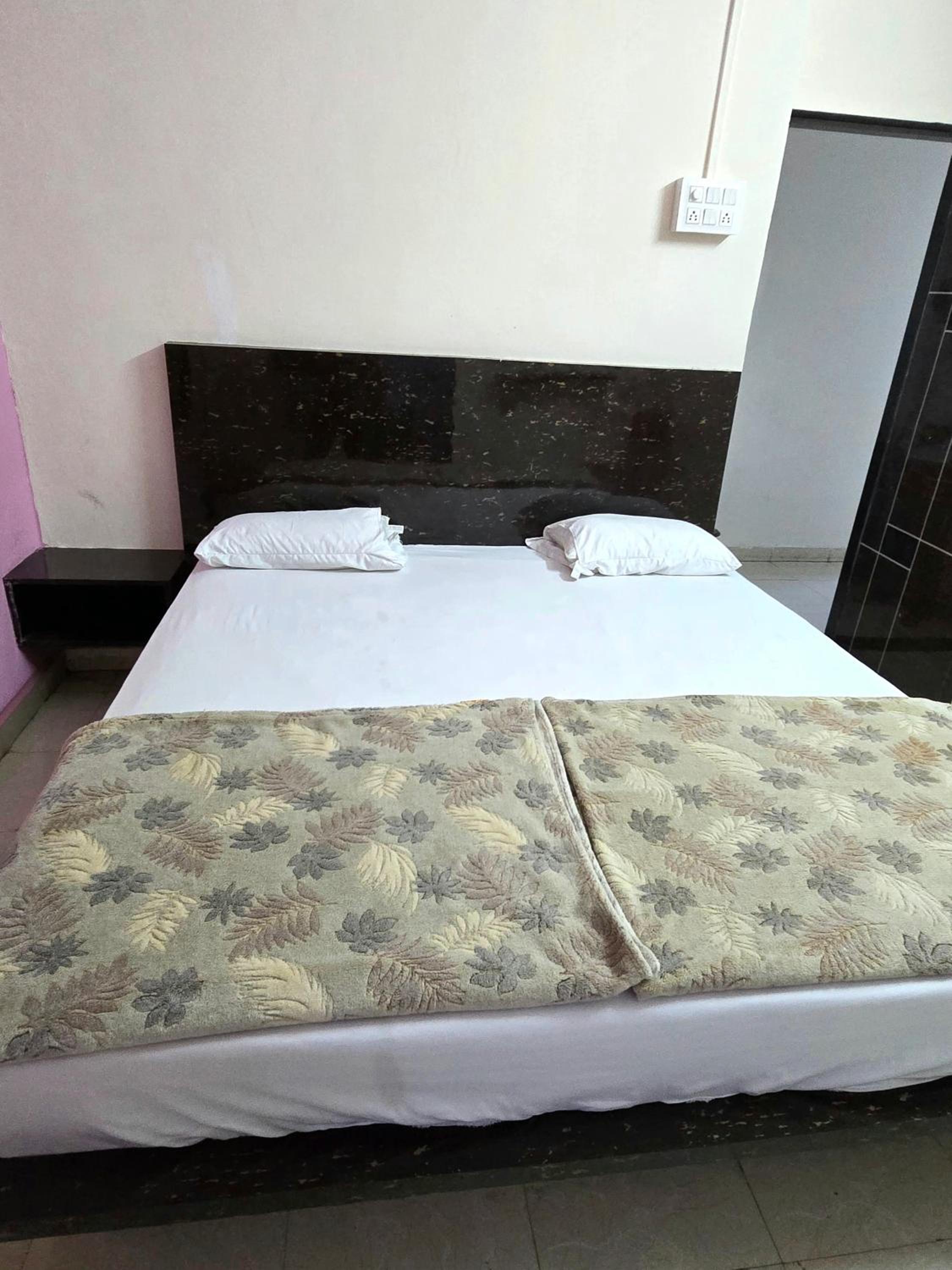 Deluxe Twin Room photo 1