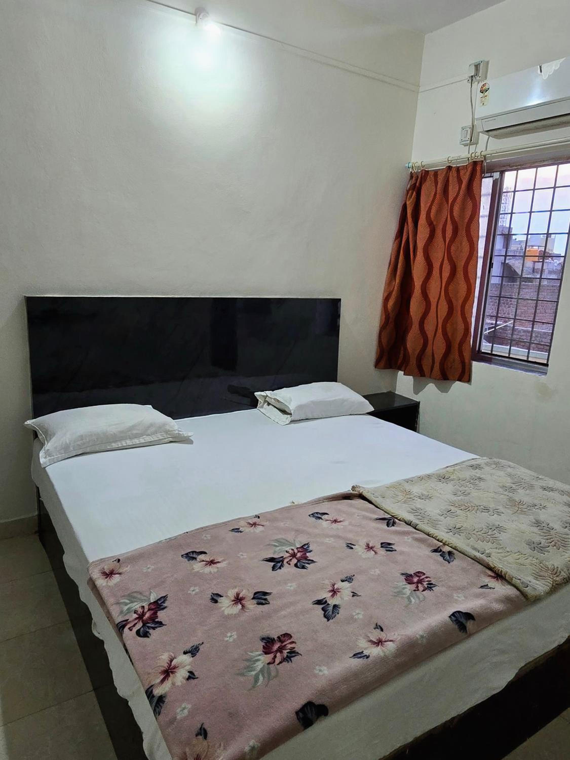 Deluxe Twin Room photo 3