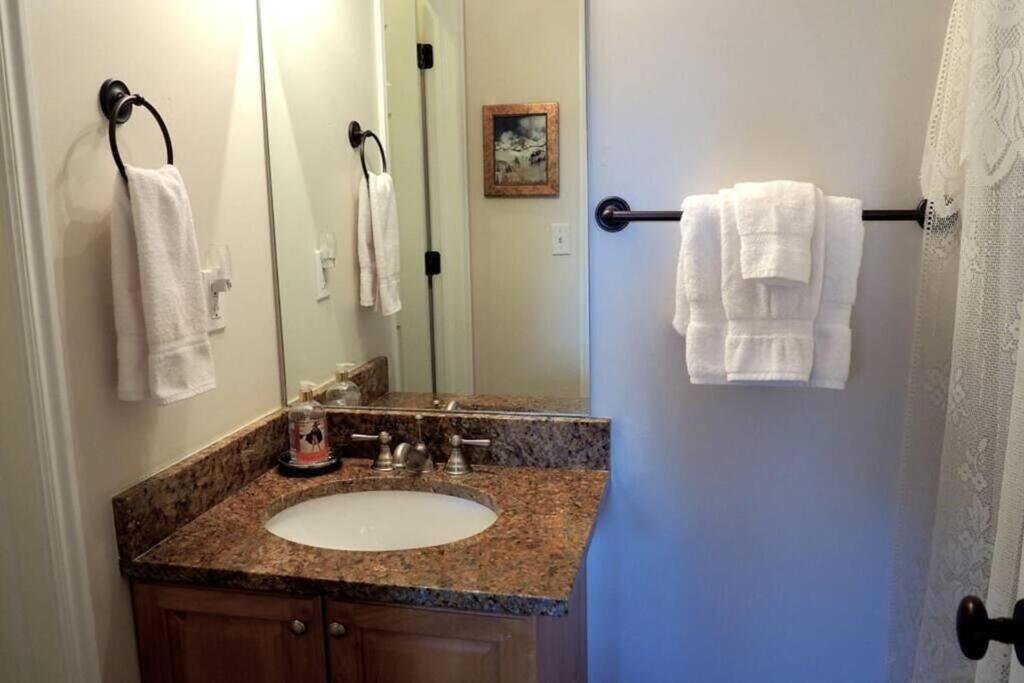 Three-Bedroom Townhouse photo 3