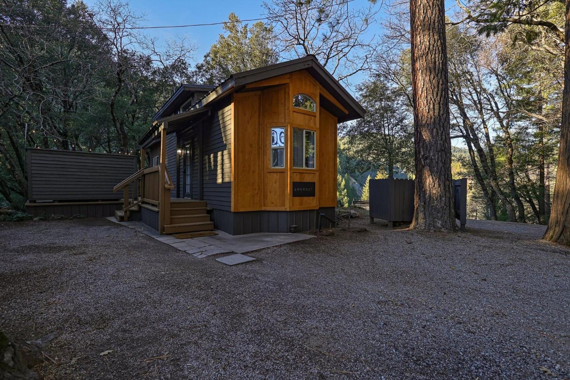 Two-Bedroom House photo 3