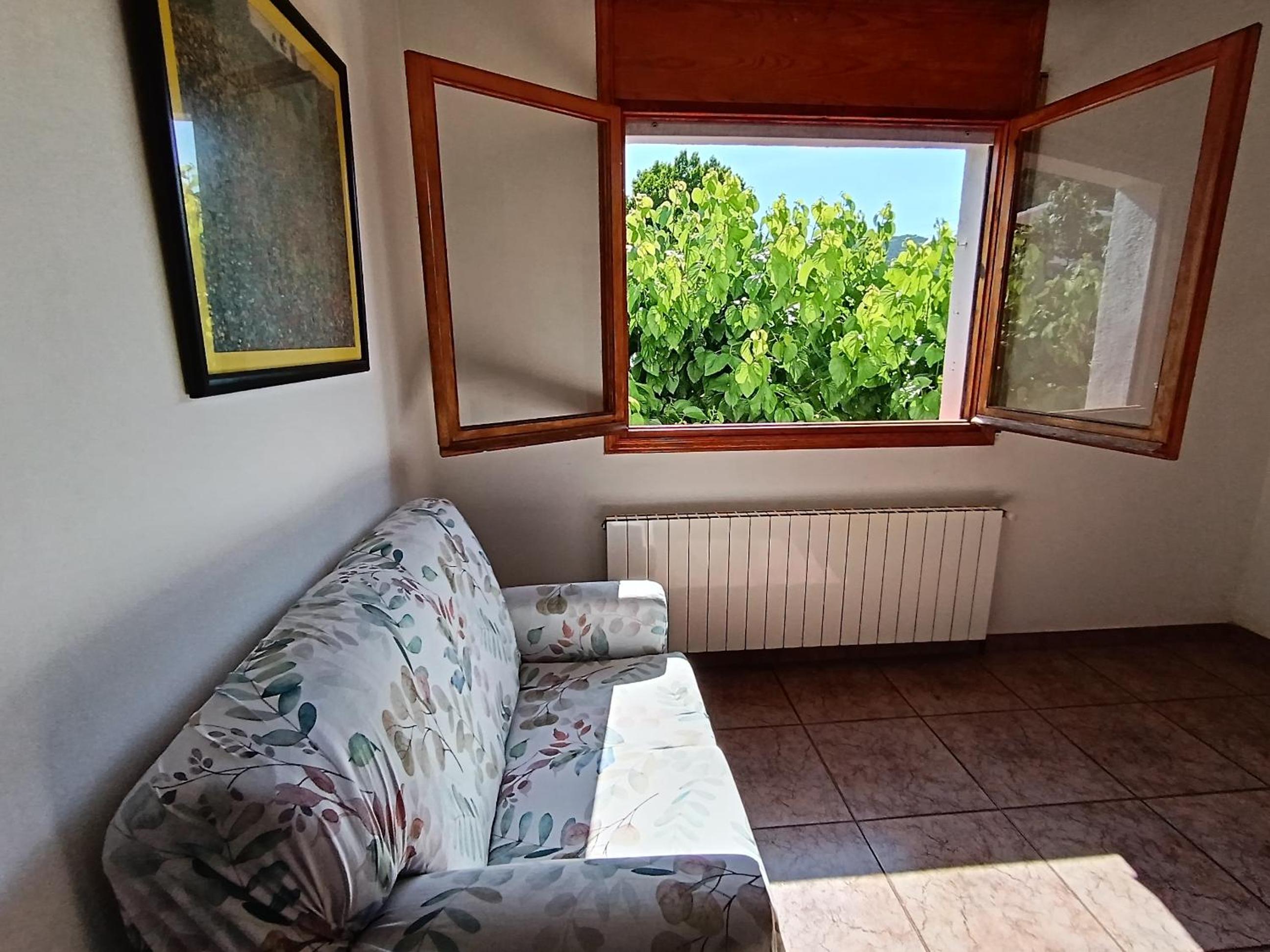 Three-Bedroom House photo 3