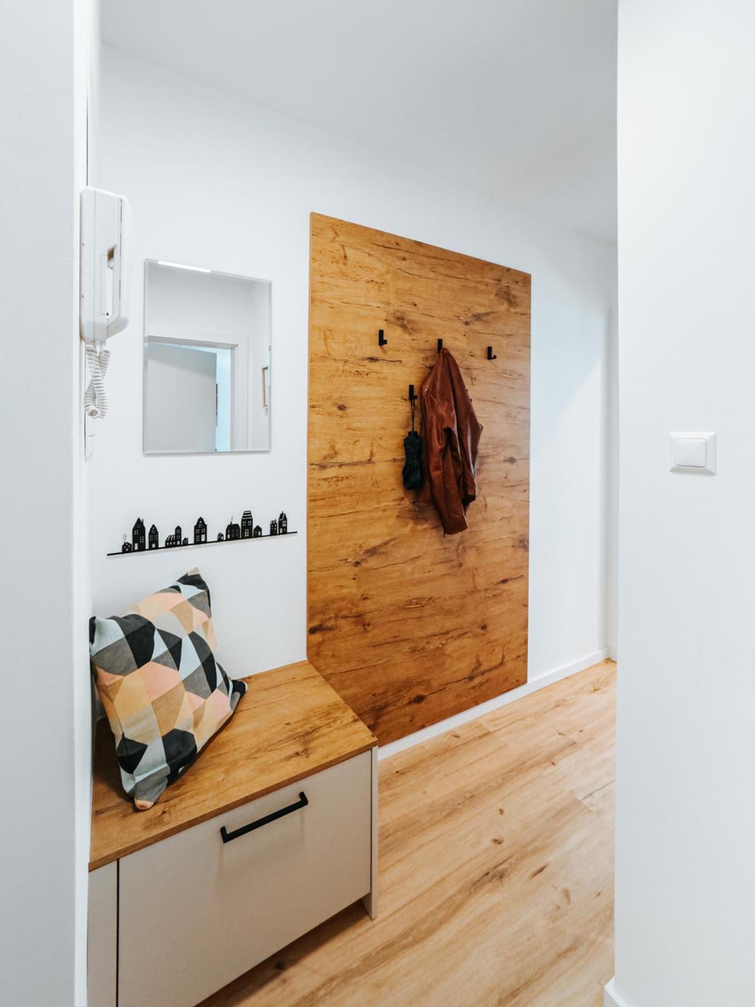 One-Bedroom Apartment photo 1