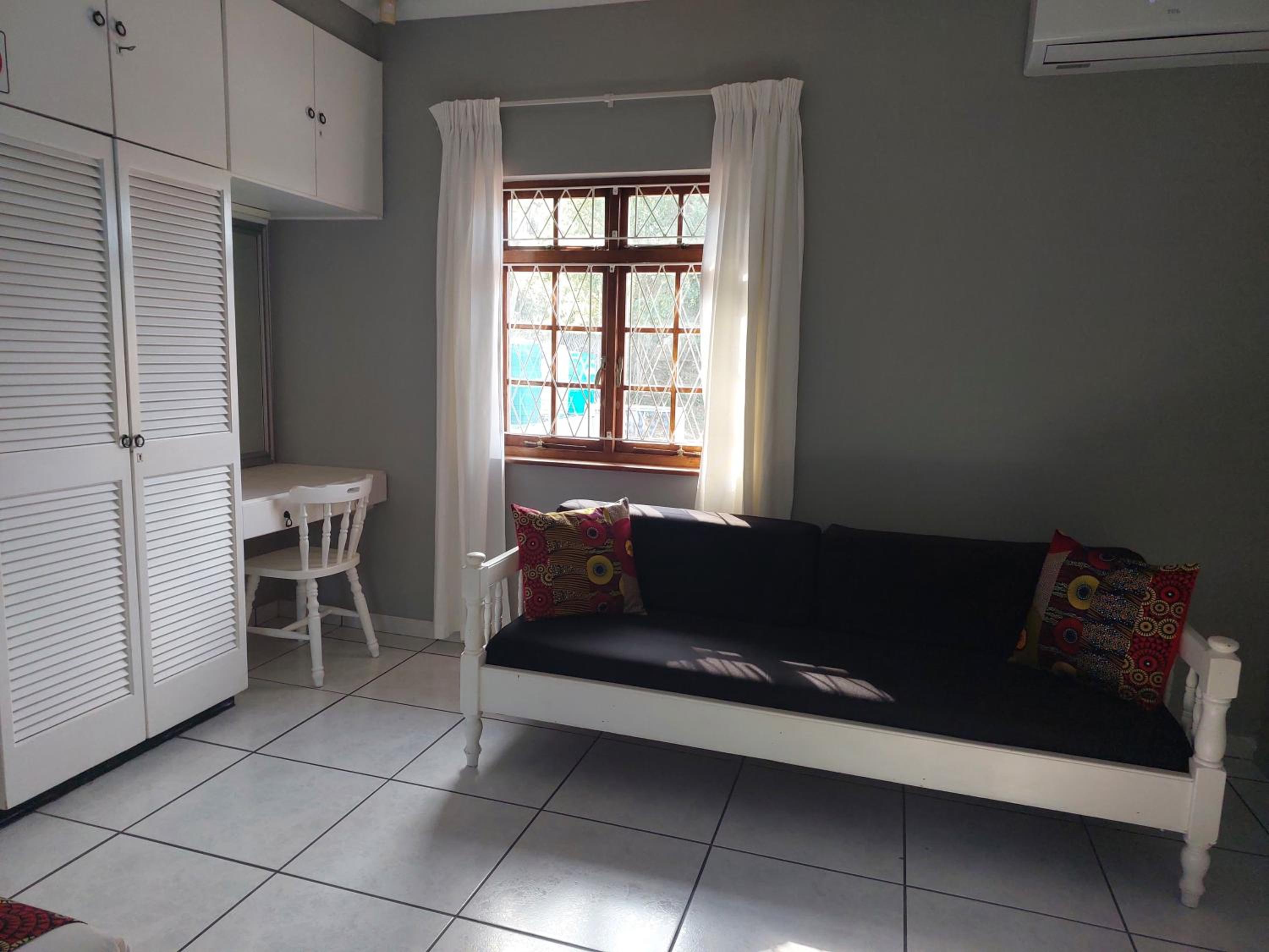Standard Twin Room with Garden View photo 3