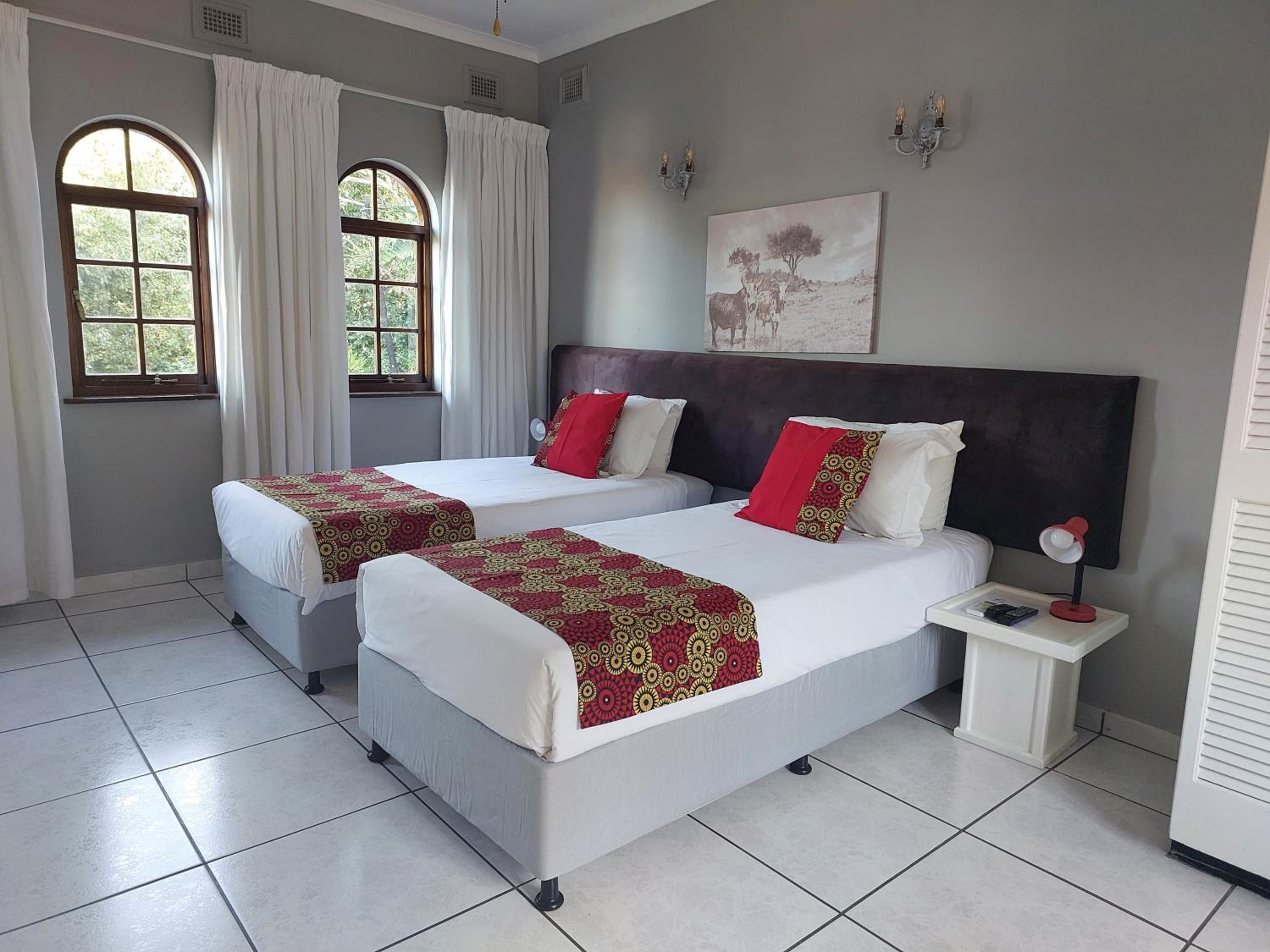 Standard Twin Room with Garden View photo 2