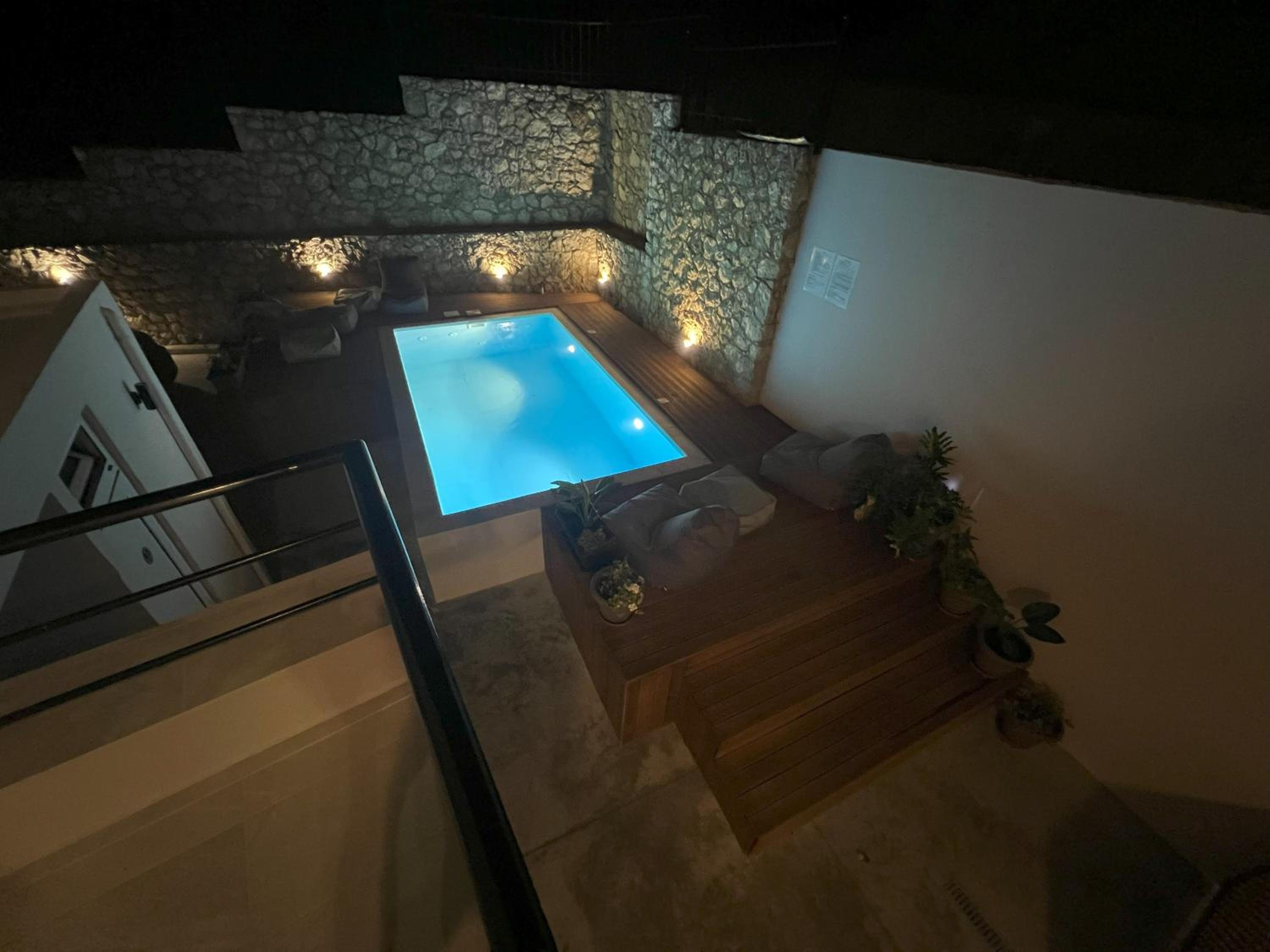Studio with Balcony photo 2