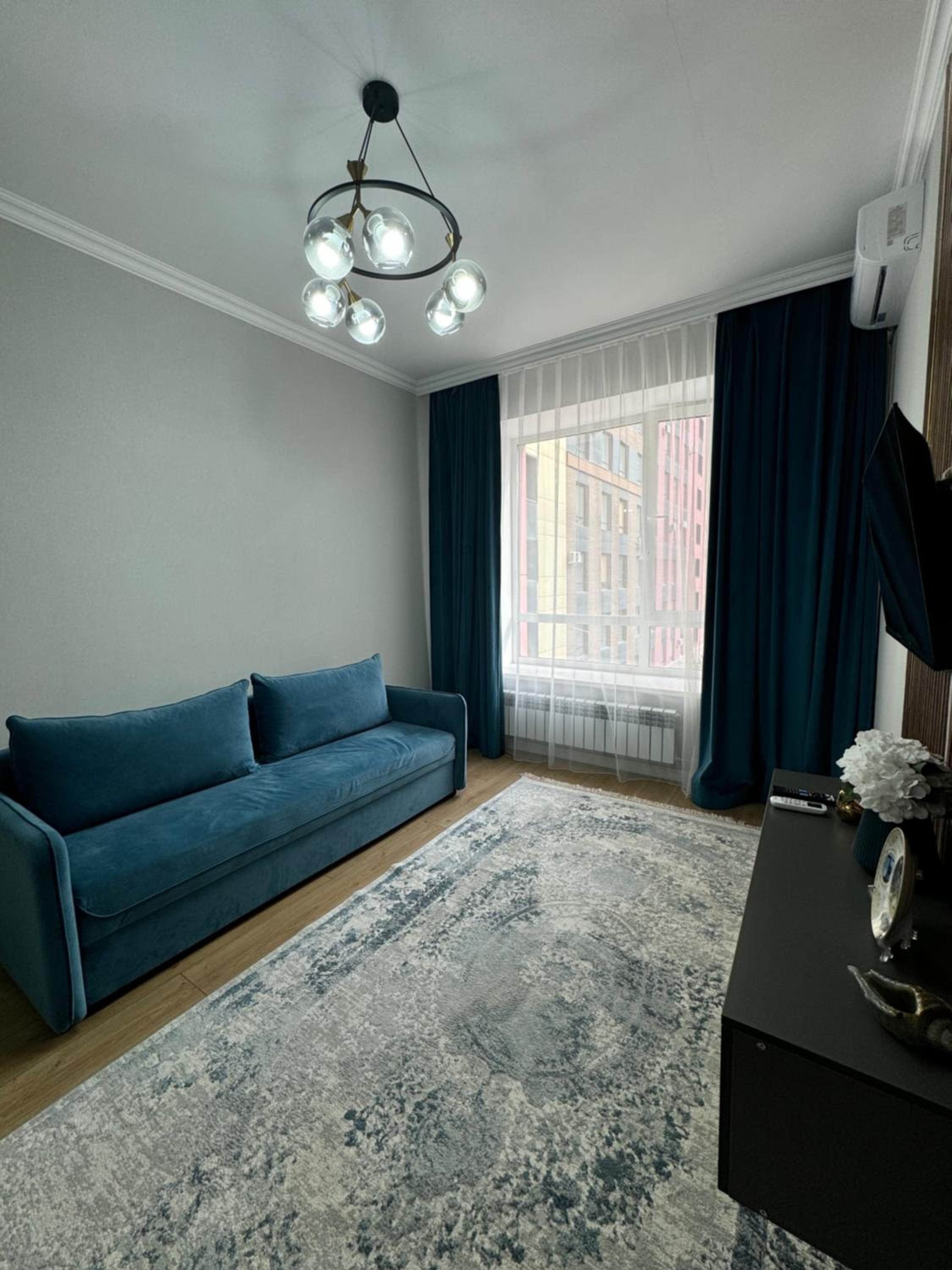 Apartment photo 2