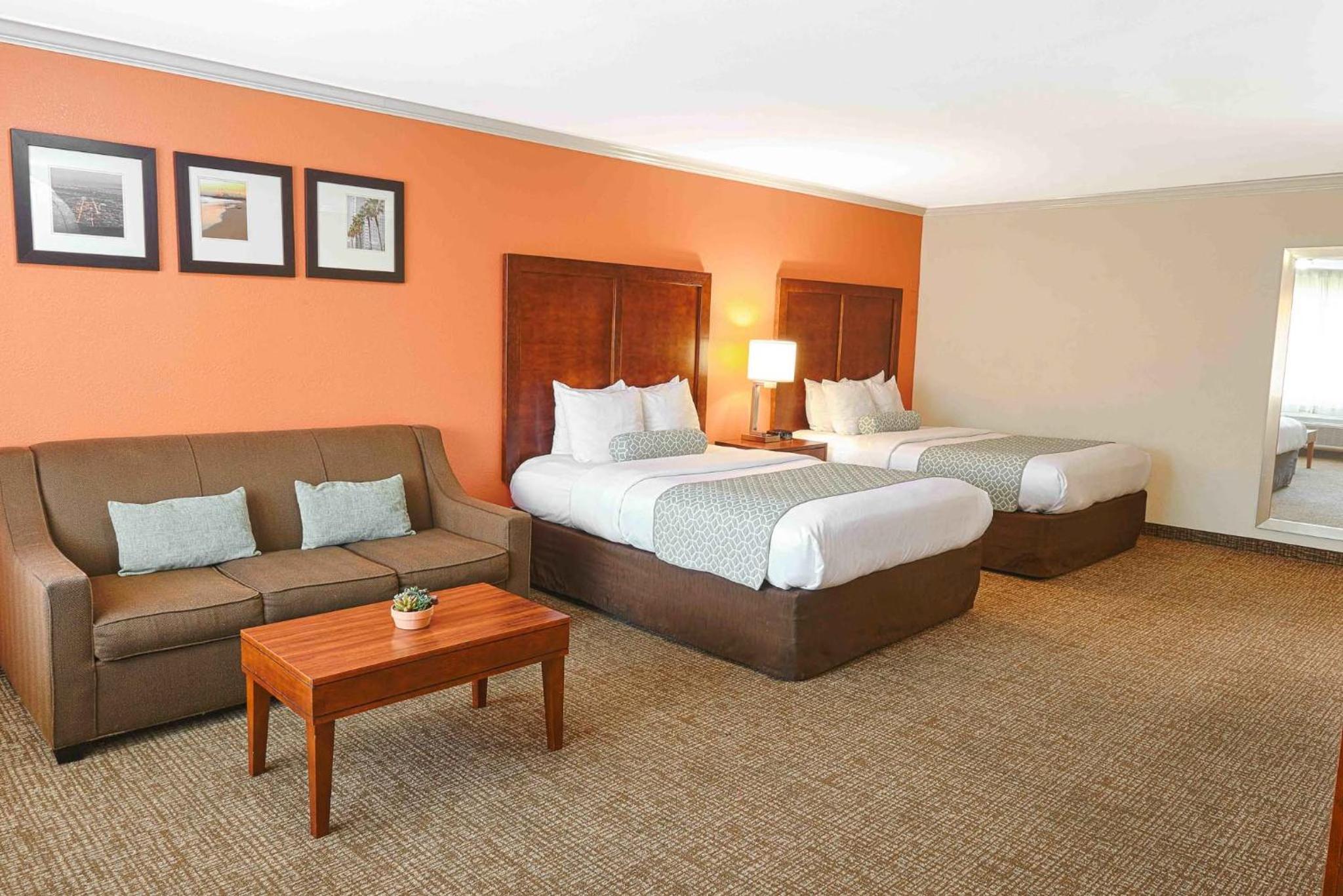 Large Family Room With Two Queen Beds And Sofa Bed - Non Smoking/Exterior Corridor