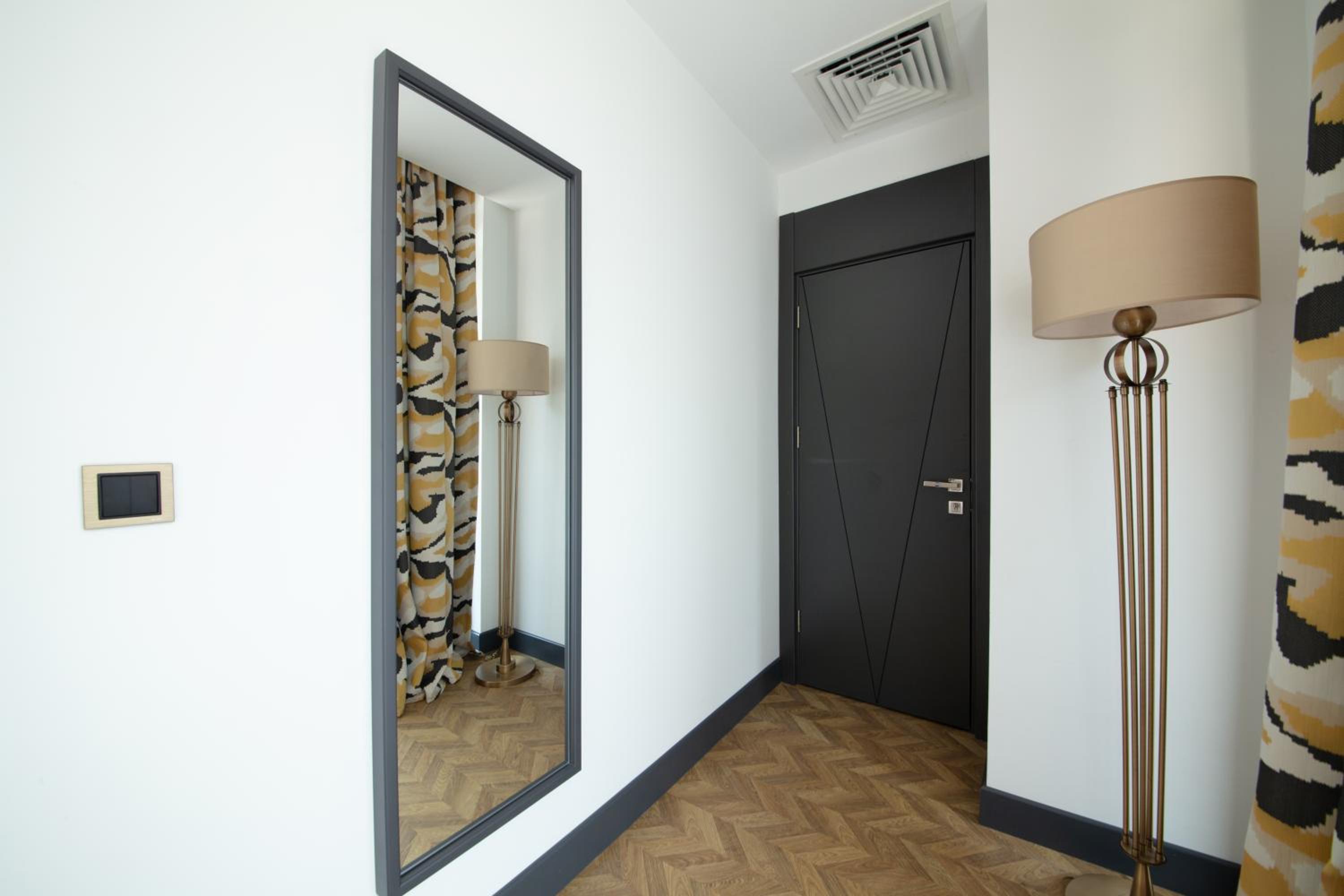 Double Room with Balcony (2 Adults + 1 Child) - Photo 11