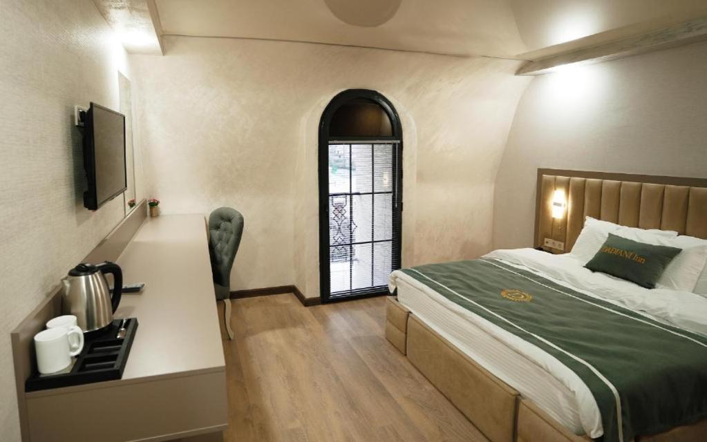 Queen Room