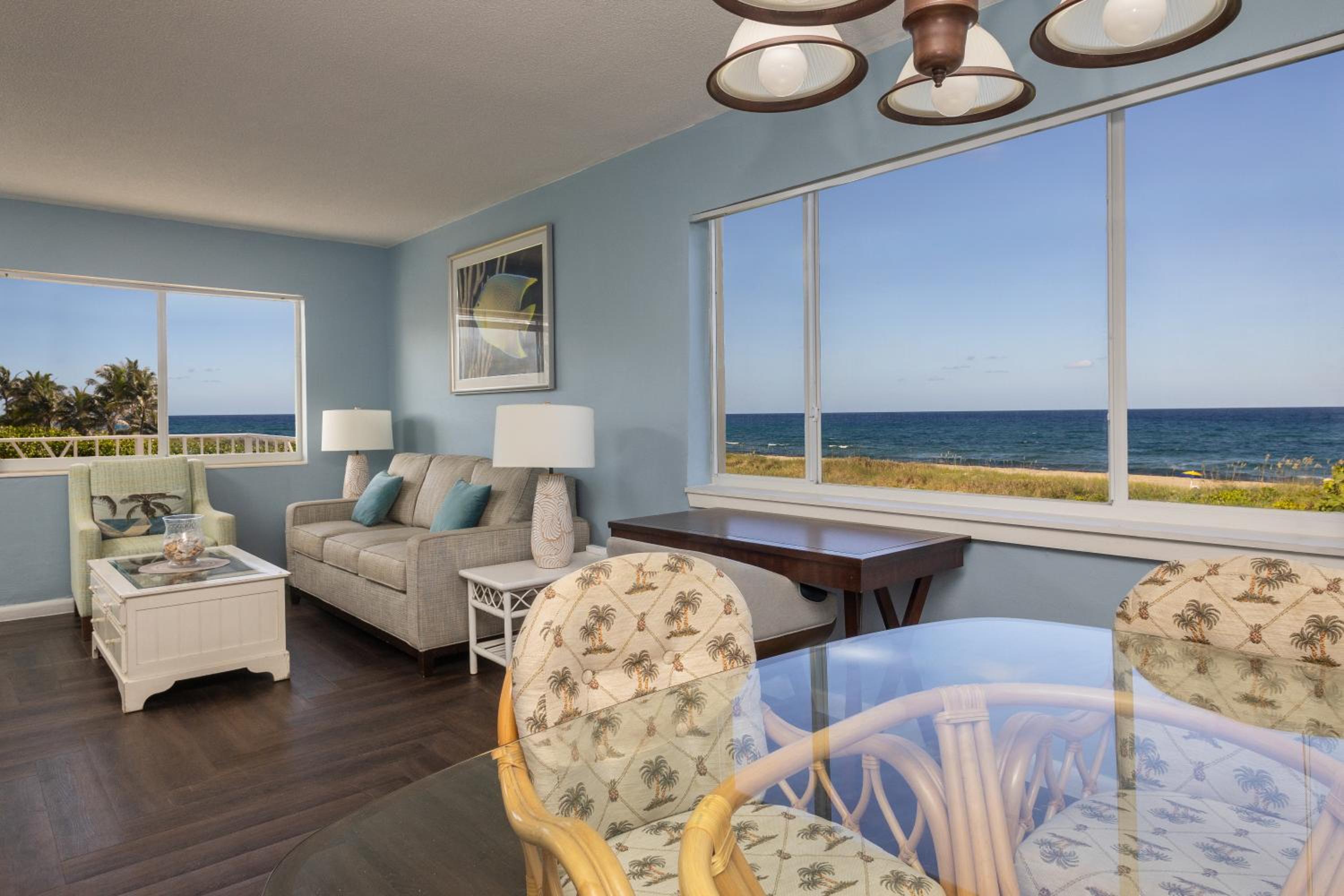 King Suite Ocean Front photo 2