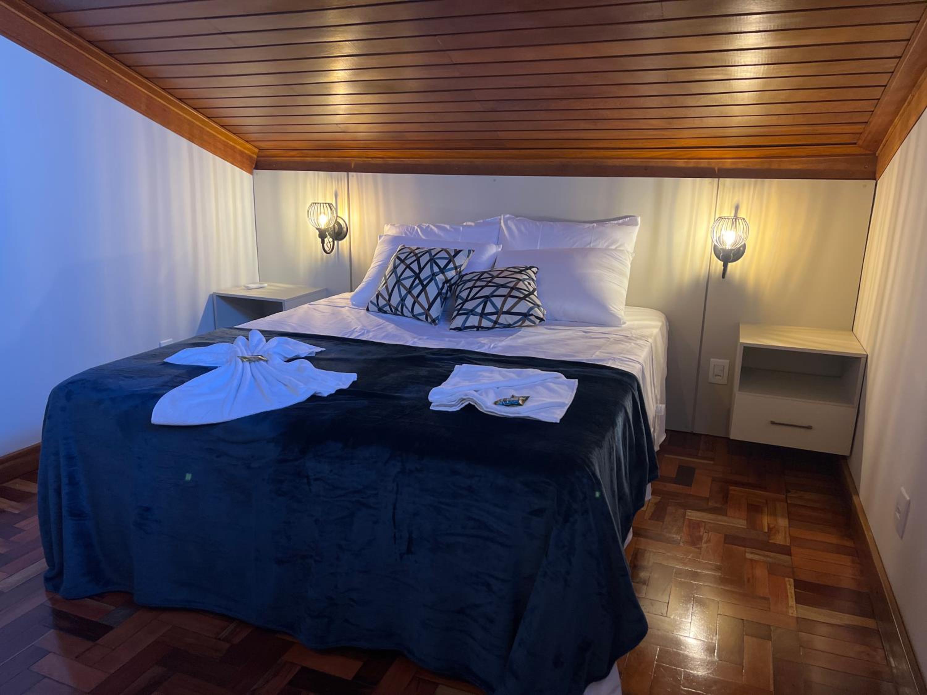 Queen Room with Spa Bath