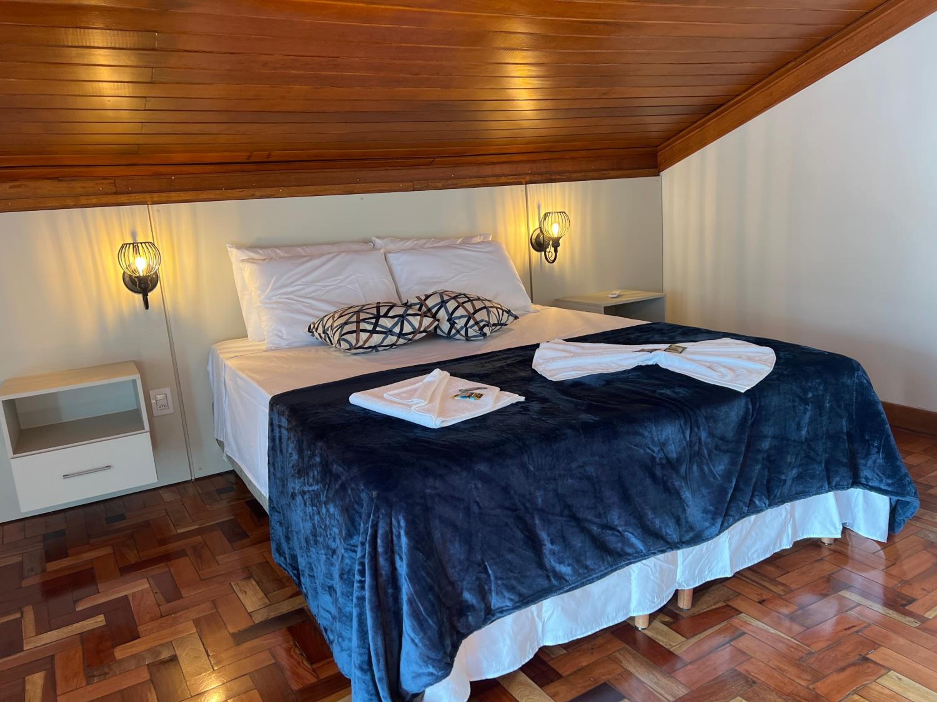 Queen Room with Spa Bath