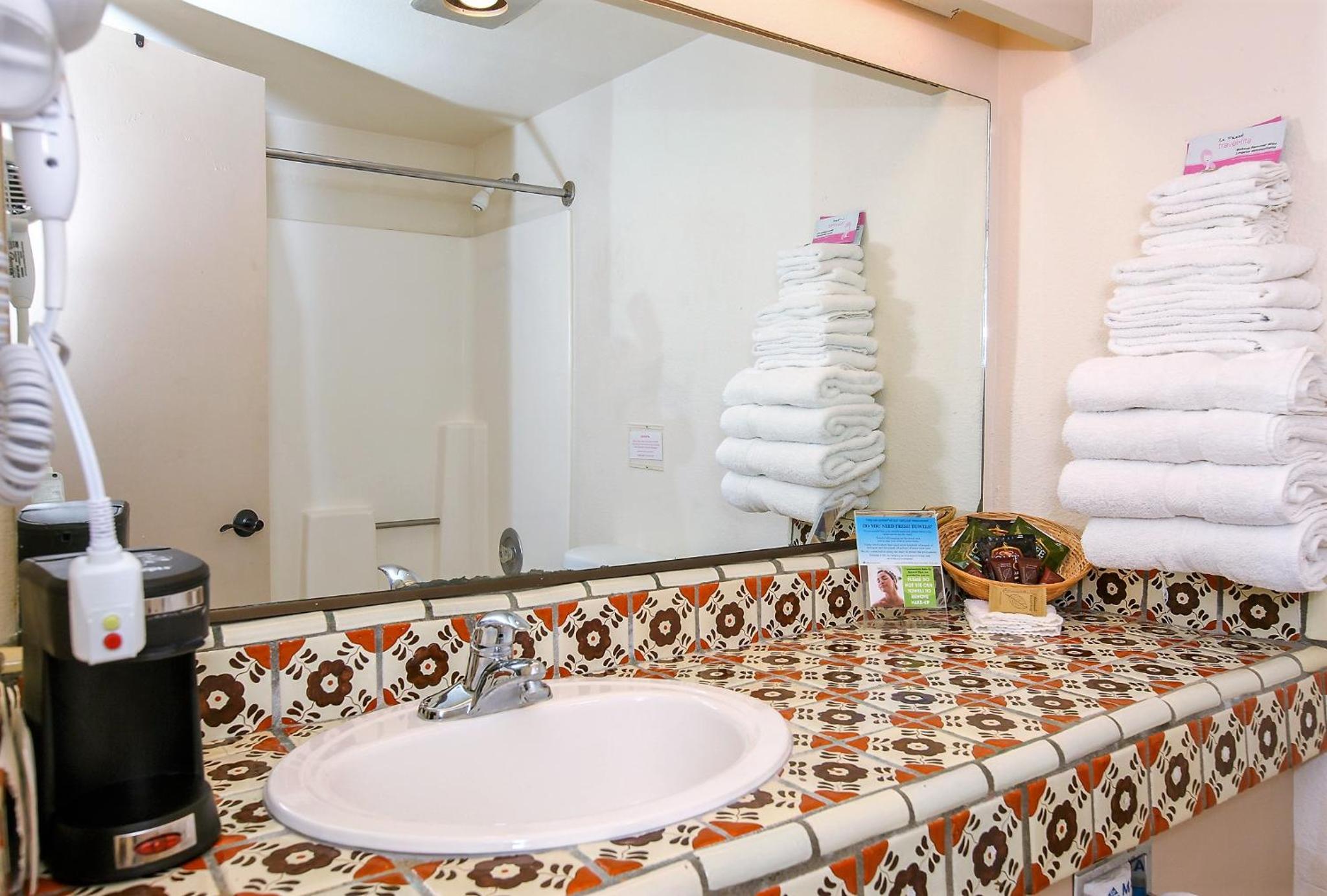 Double Room - Photo 11